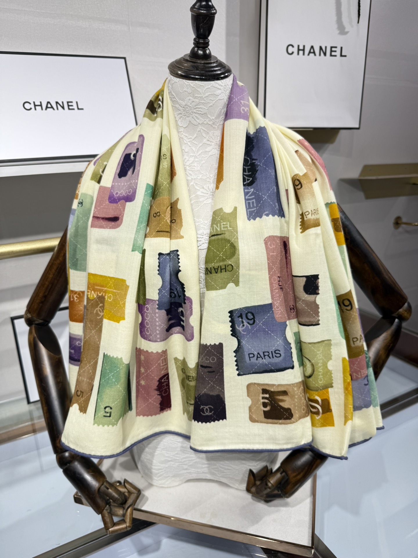 💟2025年秋冬新款💖💖💃🏻💃🏻小香家 丝羊绒方巾‼️抢‼️VIP推荐 ‼️👍下手一定要快【高端 大爱 