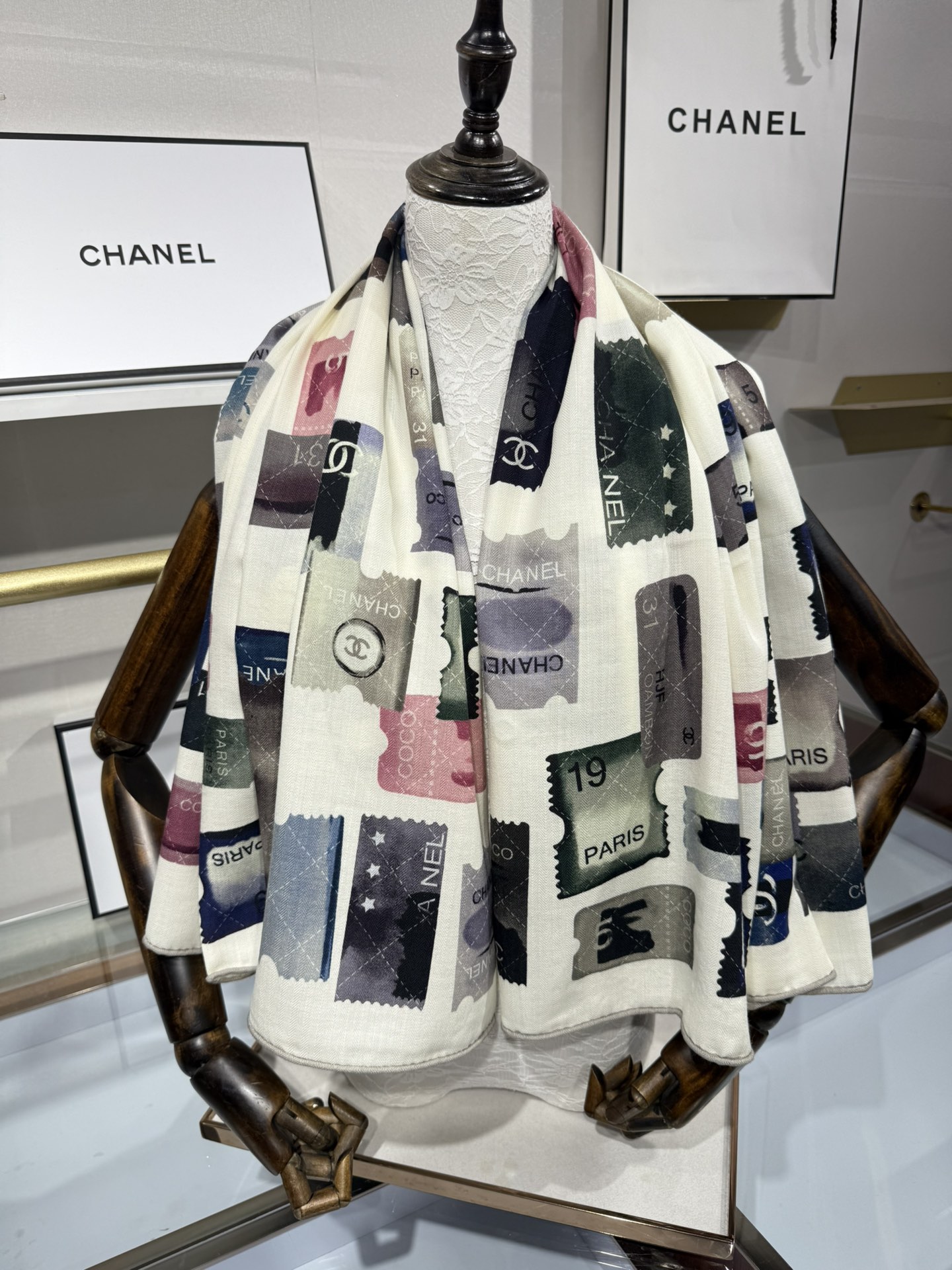 💟2025年秋冬新款💖💖💃🏻💃🏻小香家 丝羊绒方巾‼️抢‼️VIP推荐 ‼️👍下手一定要快【高端 大爱 