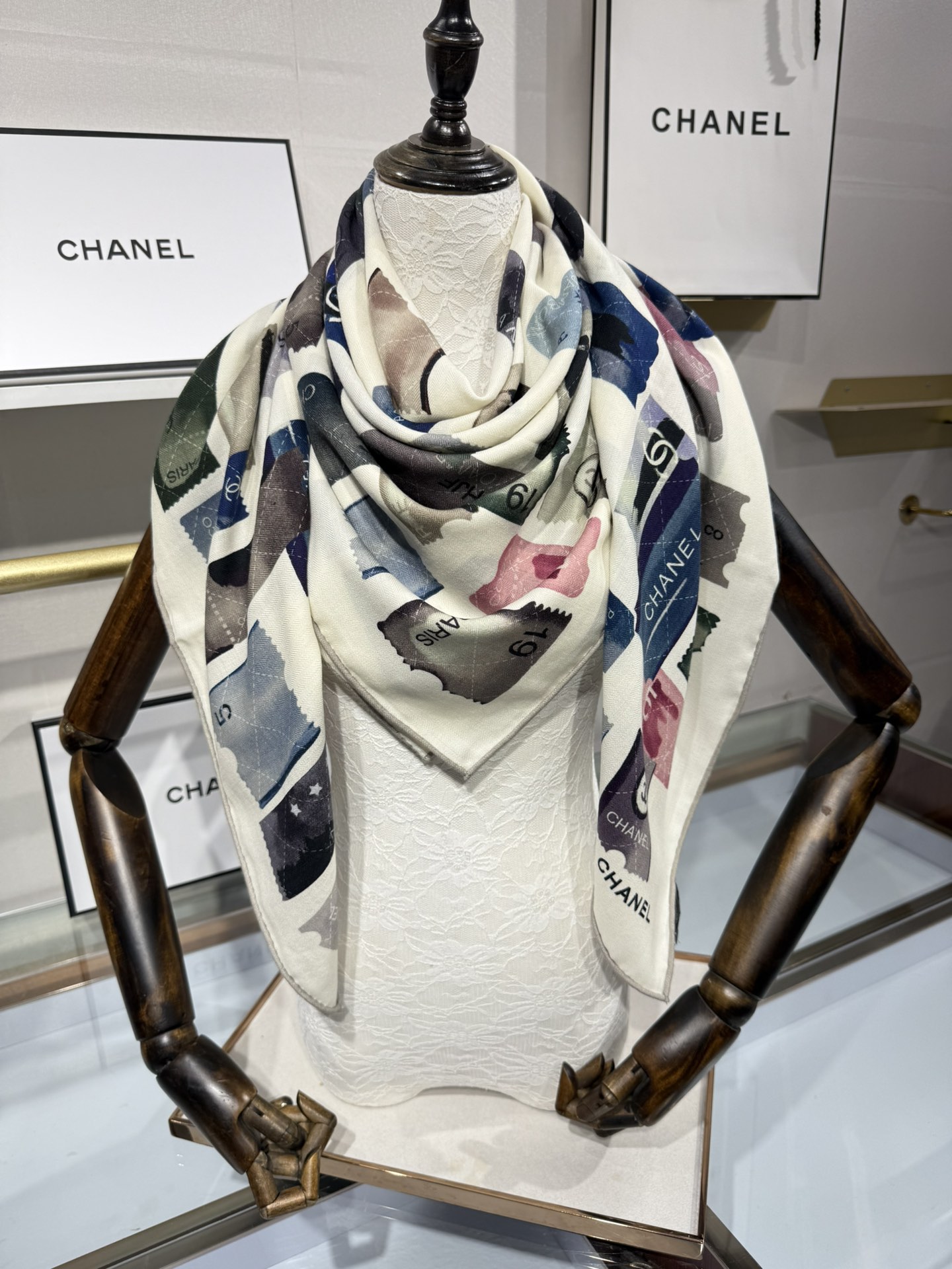 💟2025年秋冬新款💖💖💃🏻💃🏻小香家 丝羊绒方巾‼️抢‼️VIP推荐 ‼️👍下手一定要快【高端 大爱 