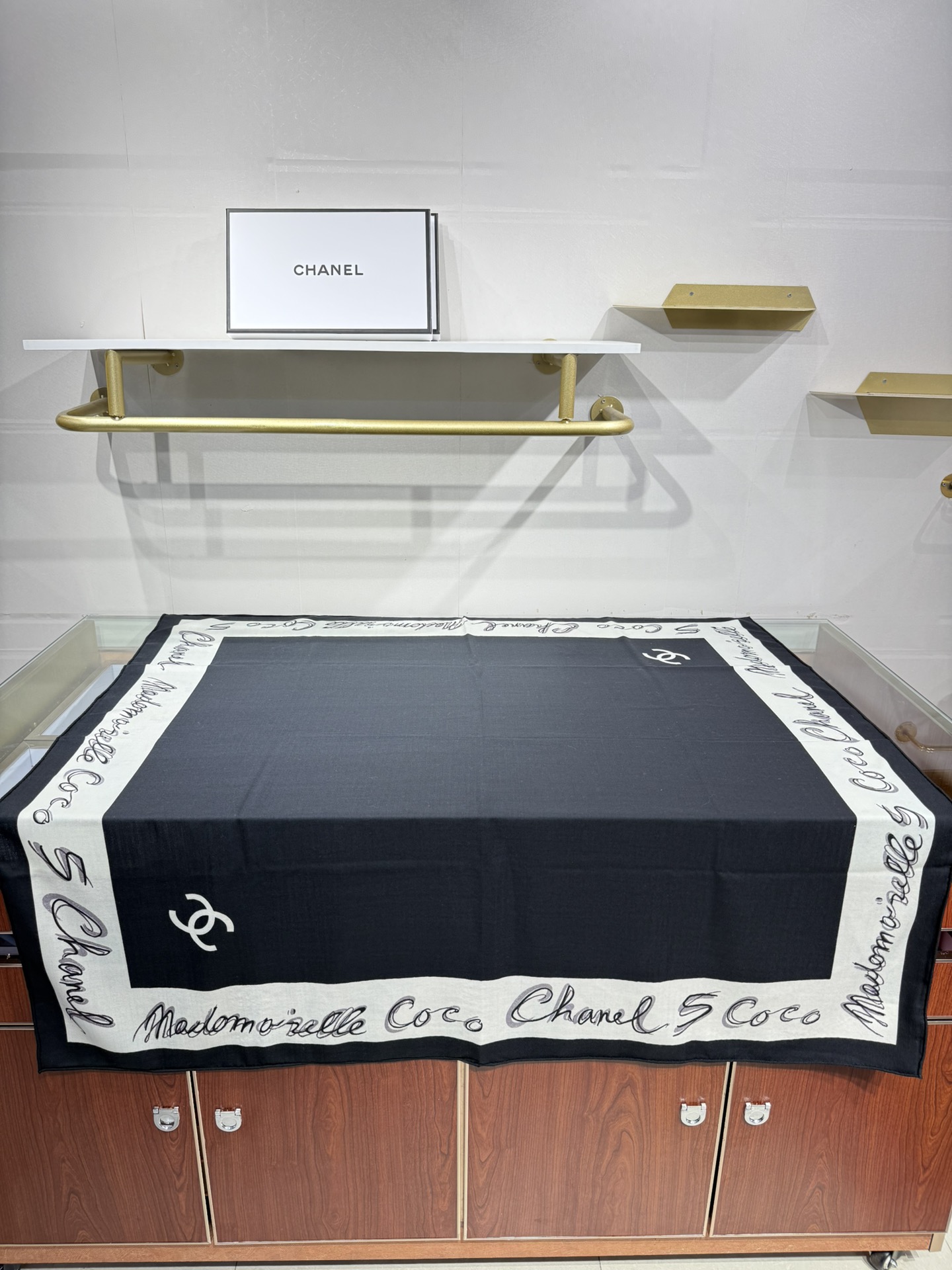 💟Chanel ~25秋冬新品～【140顶级丝毛双面同色】穿搭灵感大爆发披肩用来搭配真的很嗲嗲嗲真的太美