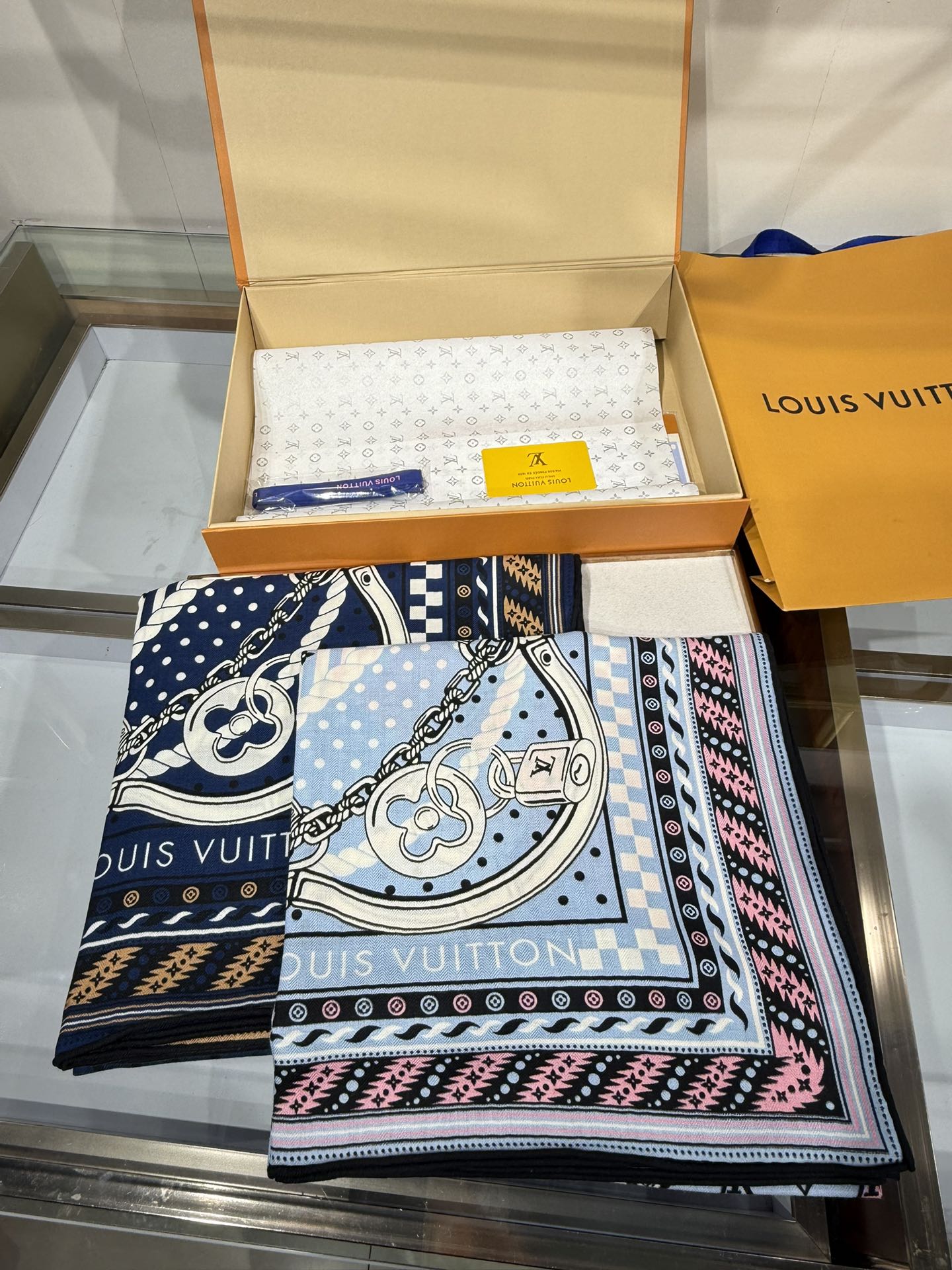 💟2025年 OCEAN BANDANA 140双面同色丝毛披肩【Lv秋冬新品】Ocean Bandan