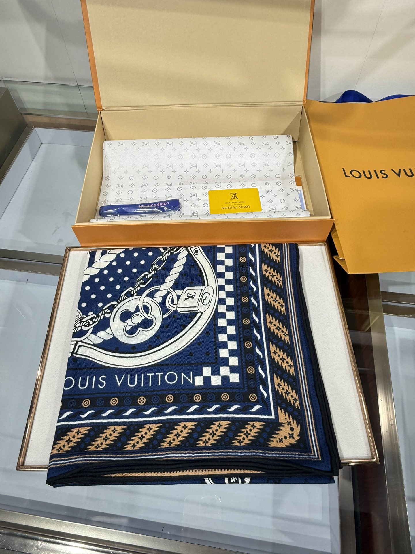 💟2025年 OCEAN BANDANA 140双面同色丝毛披肩【Lv秋冬新品】Ocean Bandan