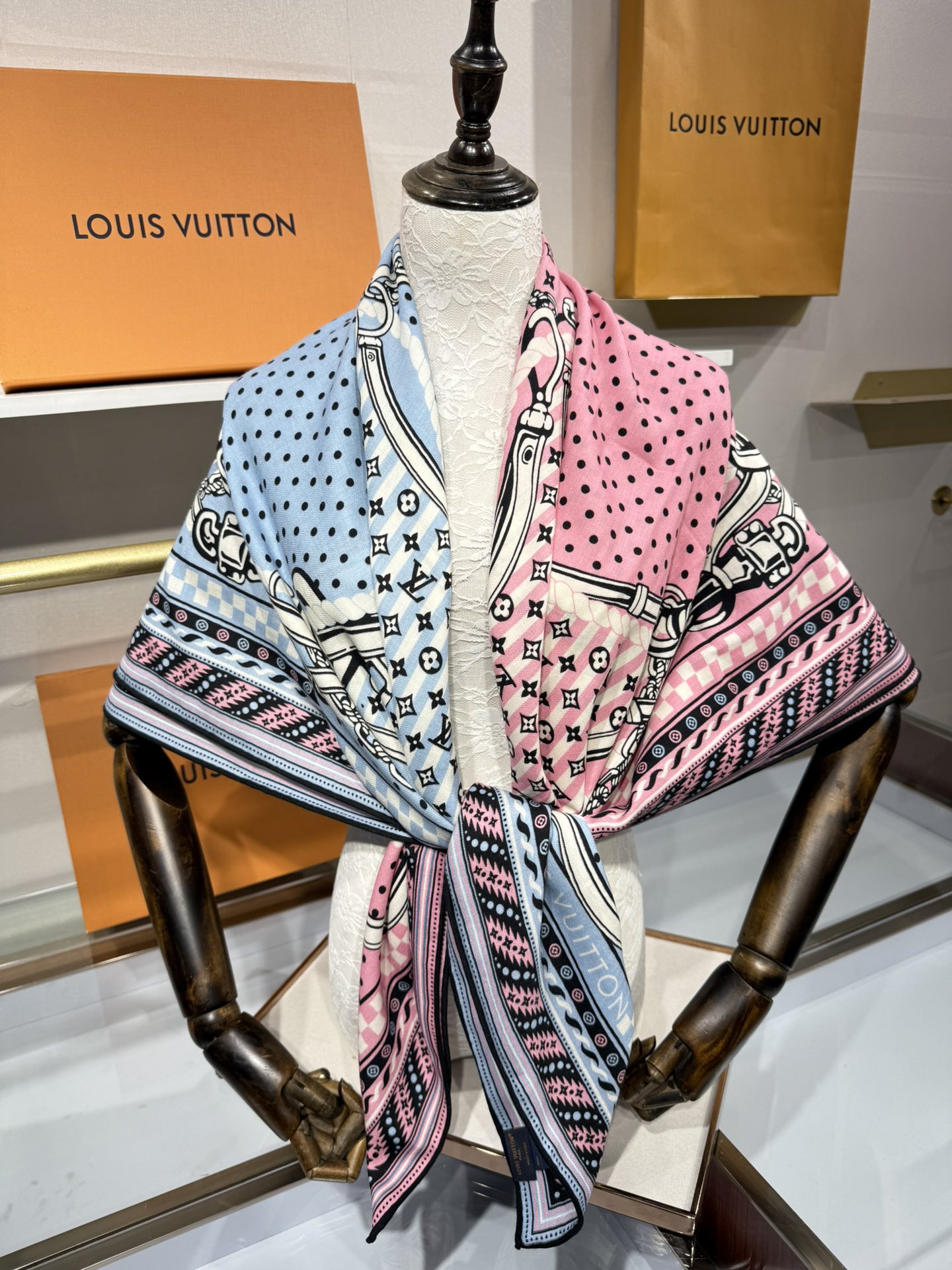 💟2025年 OCEAN BANDANA 140双面同色丝毛披肩【Lv秋冬新品】Ocean Bandan