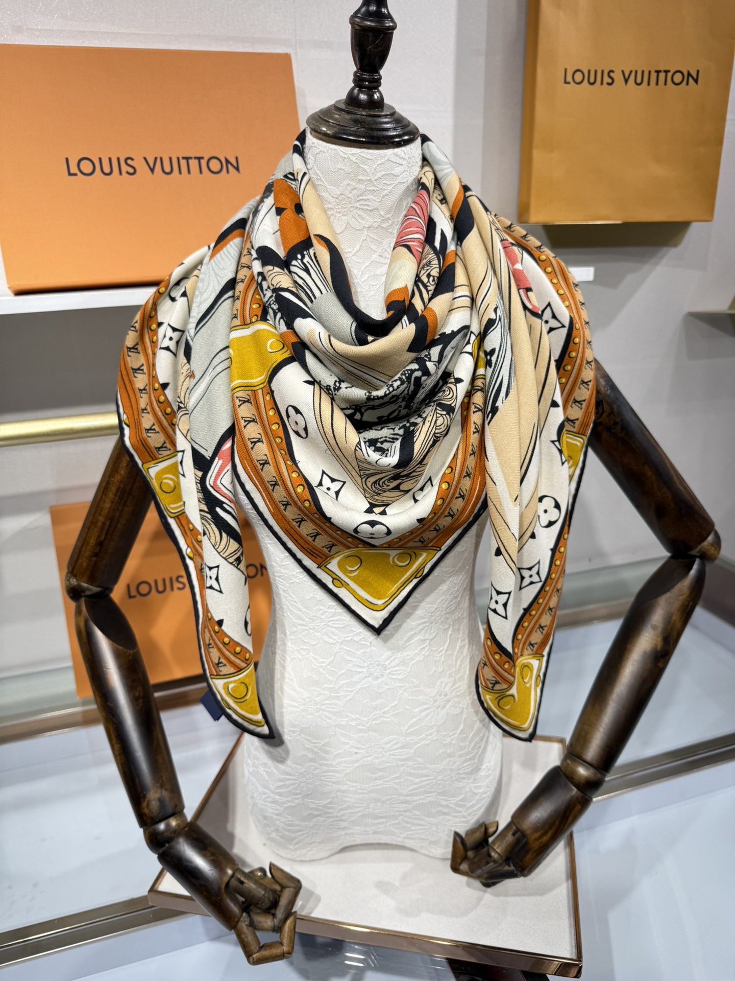 💟2025年 LV LIBRARY 140双面同色丝毛方巾LV Library 丝毛方巾以考究印花赞颂文