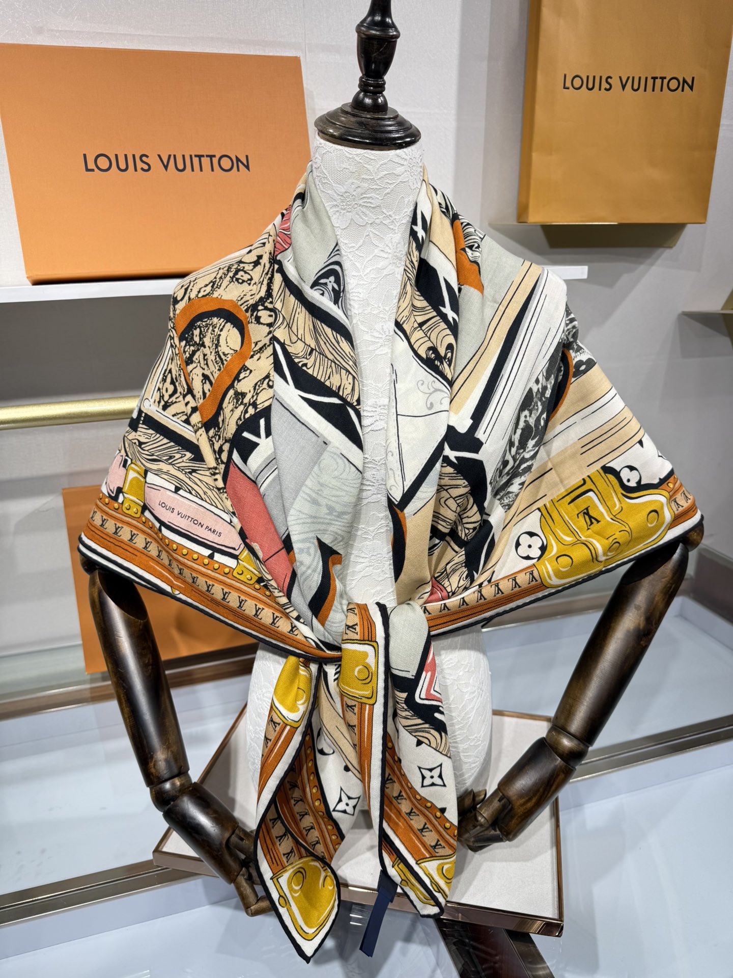 💟2025年 LV LIBRARY 140双面同色丝毛方巾LV Library 丝毛方巾以考究印花赞颂文