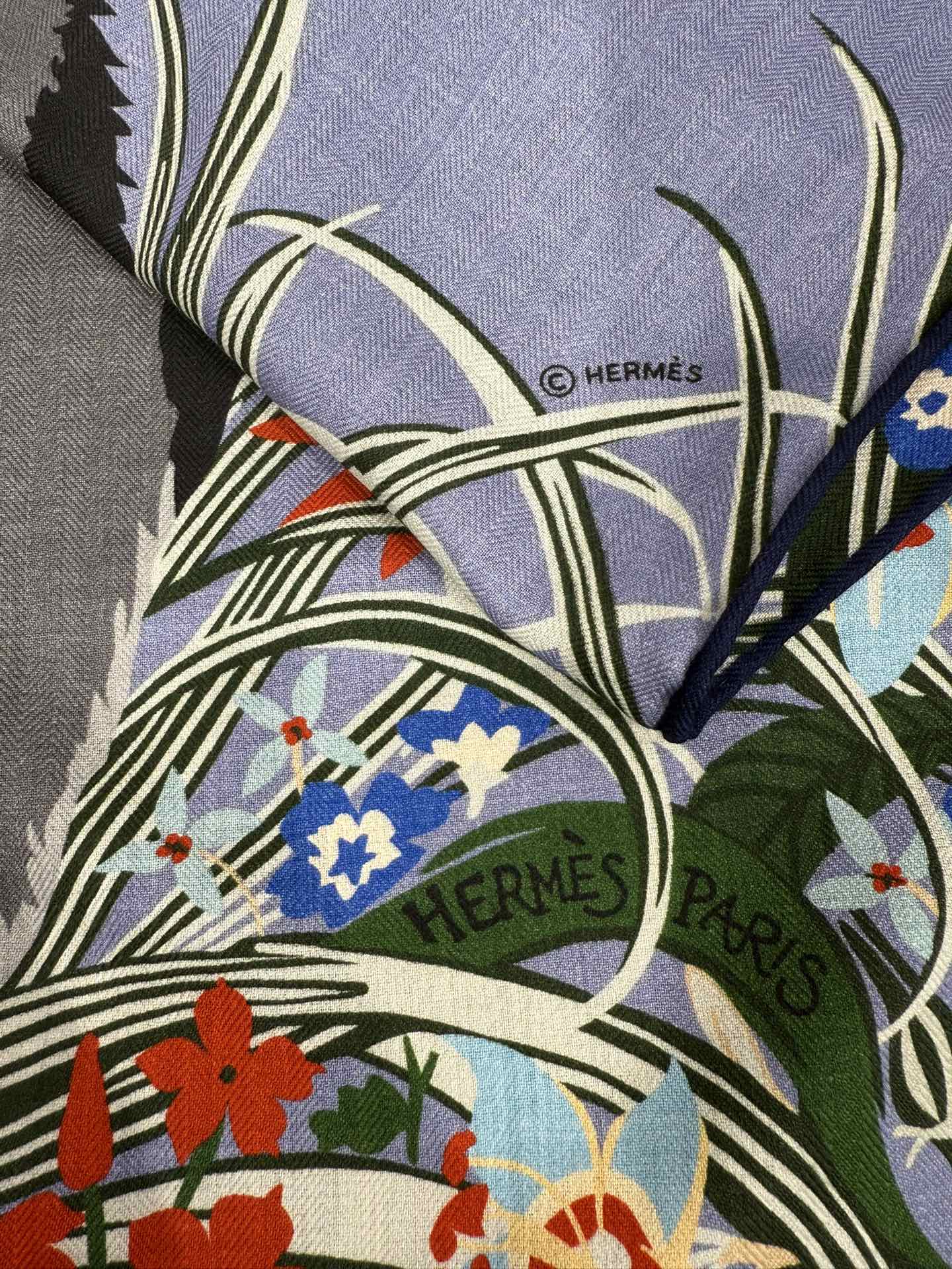 💟2025年秋冬抢先 上新💞【双面同色丝毛方巾】手工卷边山羊绒和真丝混纺披肩（70%山羊绒，30%桑蚕丝