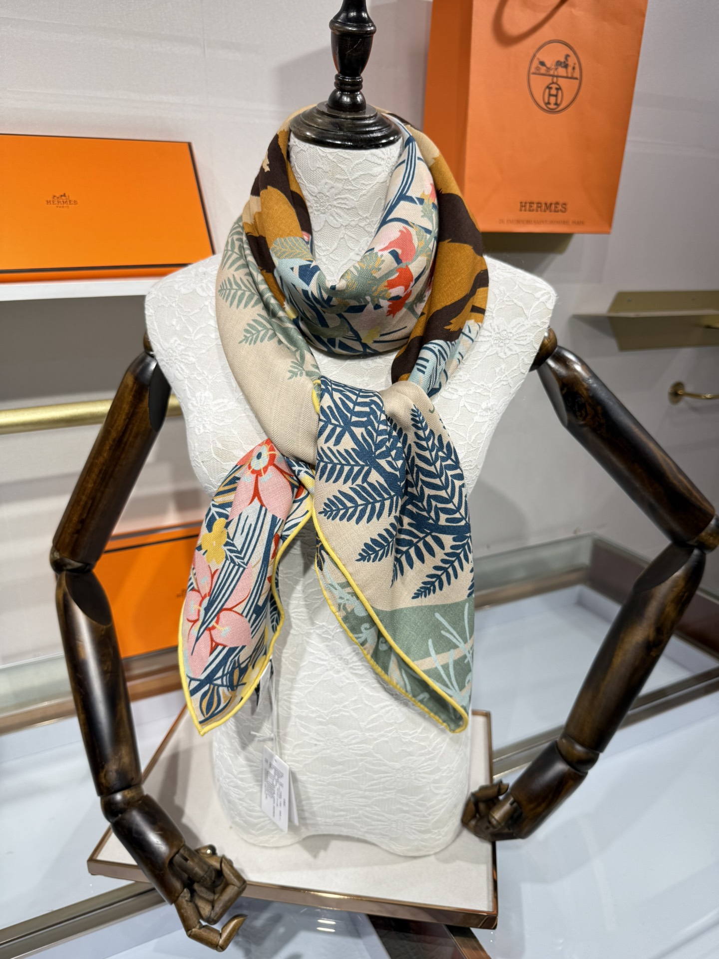 💟2025年秋冬抢先 上新💞【双面同色丝毛方巾】手工卷边山羊绒和真丝混纺披肩（70%山羊绒，30%桑蚕丝