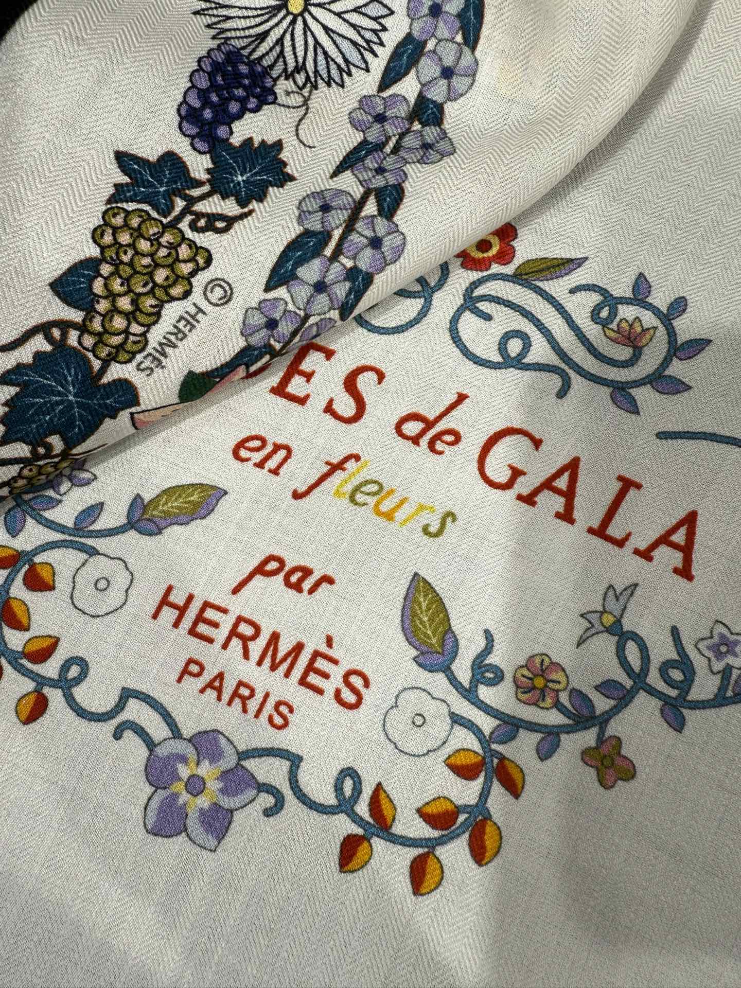 💟2025年秋冬上新💞【双面同色丝毛方巾】手工卷边山羊绒和真丝混纺披肩（70%山羊绒，30%桑蚕丝）这款