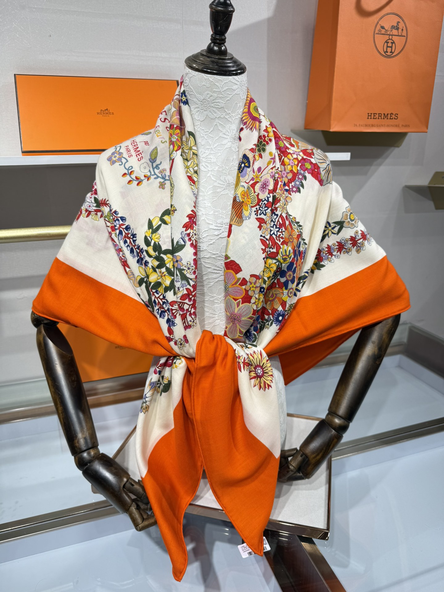 💟2025年秋冬上新💞【双面同色丝毛方巾】手工卷边山羊绒和真丝混纺披肩（70%山羊绒，30%桑蚕丝）这款