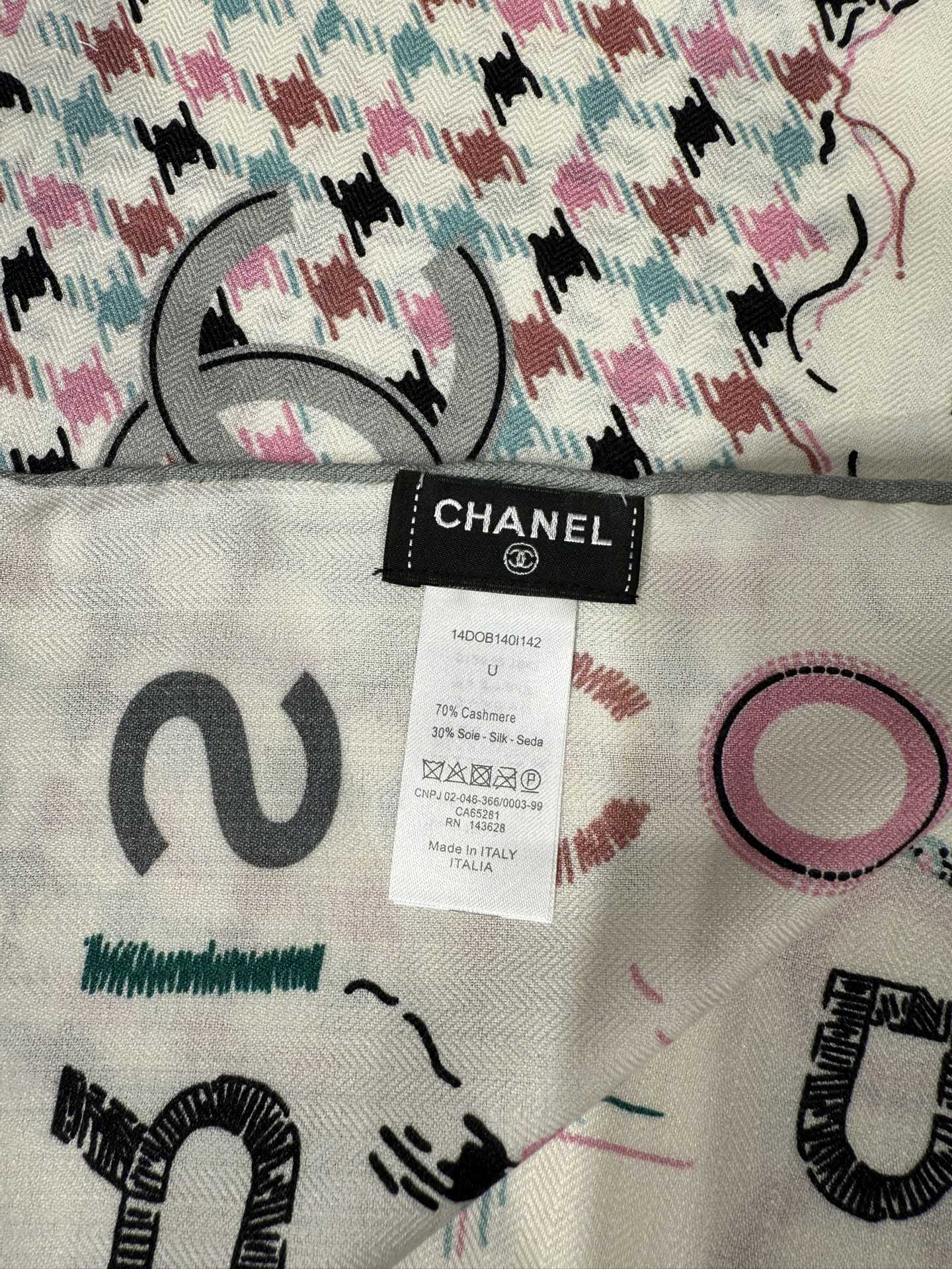 💟2025年秋冬新款💖💖💃🏻💃🏻小香家 丝羊绒方巾‼️抢‼️VIP推荐 ‼️👍下手一定要快【高端 大爱 