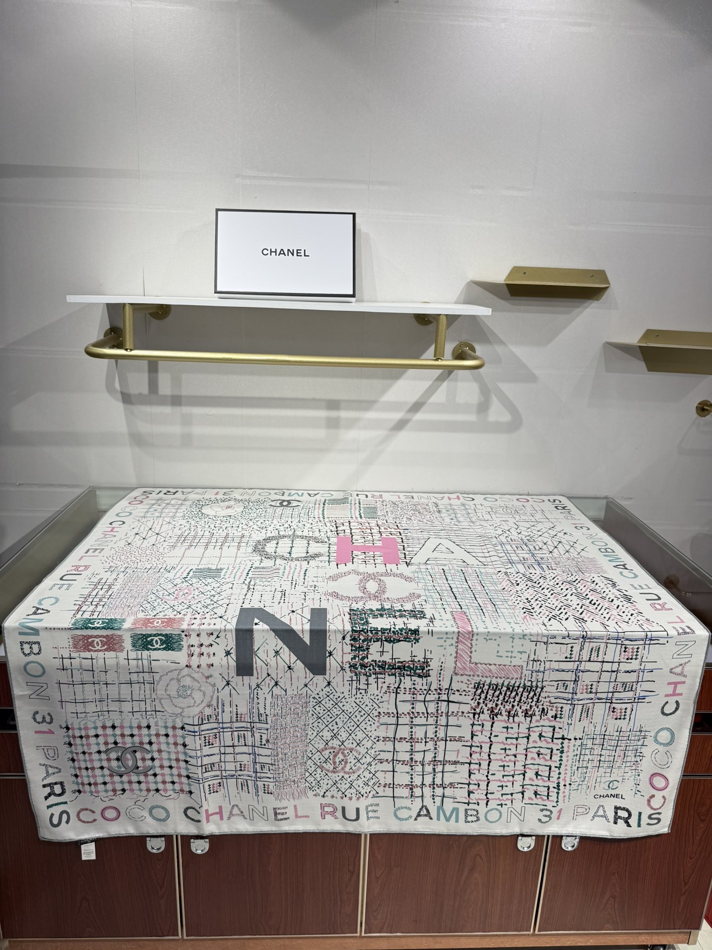 💟2025年秋冬新款💖💖💃🏻💃🏻小香家 丝羊绒方巾‼️抢‼️VIP推荐 ‼️👍下手一定要快【高端 大爱 