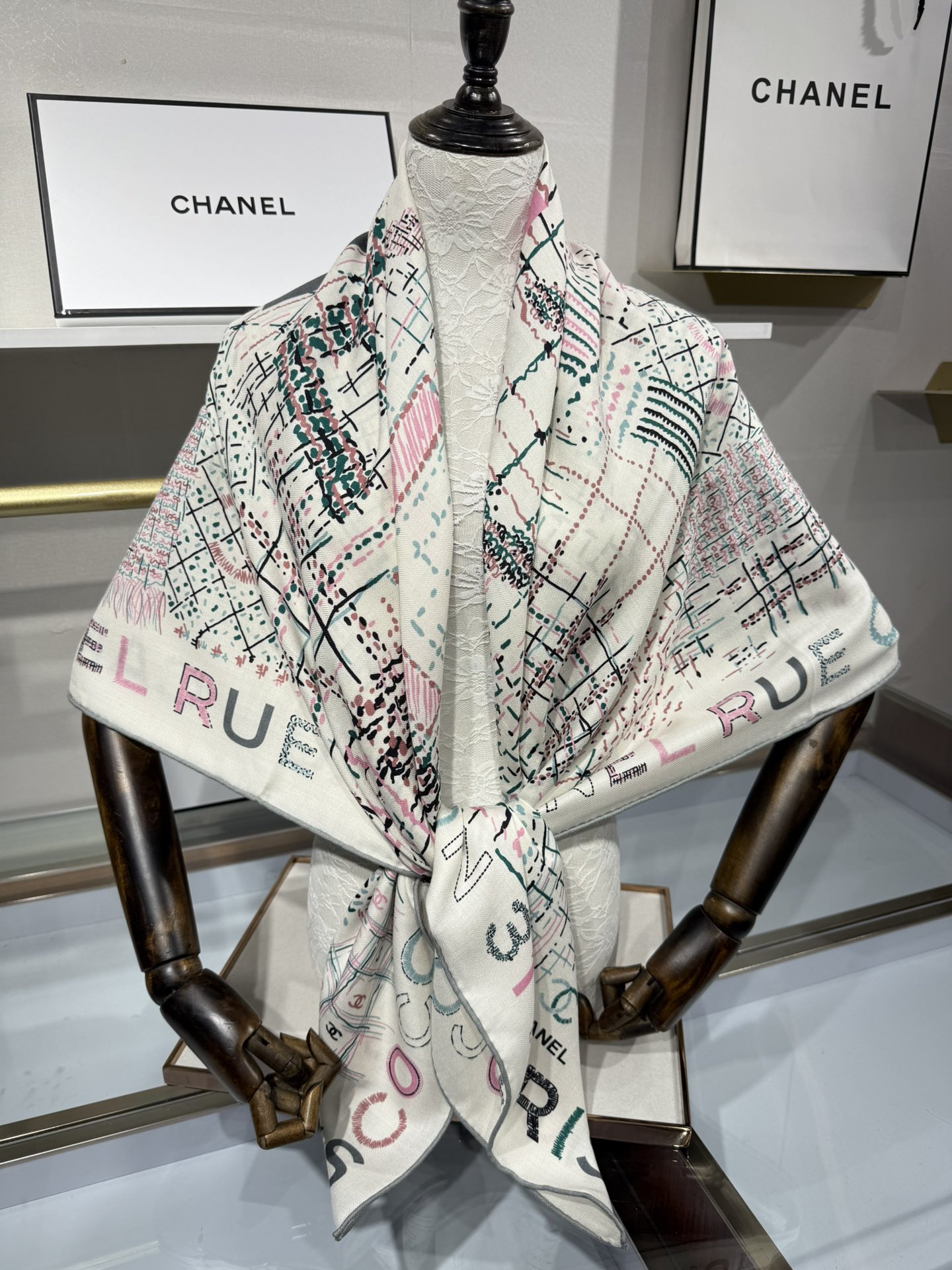 💟2025年秋冬新款💖💖💃🏻💃🏻小香家 丝羊绒方巾‼️抢‼️VIP推荐 ‼️👍下手一定要快【高端 大爱 