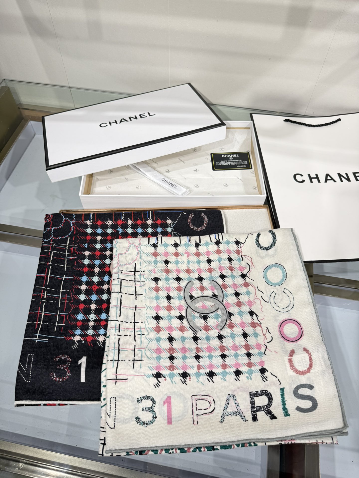 💟2025年秋冬新款💖💖💃🏻💃🏻小香家 丝羊绒方巾‼️抢‼️VIP推荐 ‼️👍下手一定要快【高端 大爱 