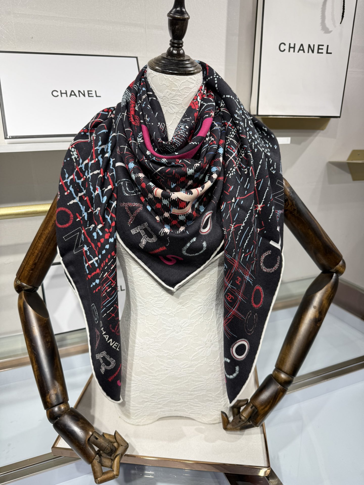 💟2025年秋冬新款💖💖💃🏻💃🏻小香家 丝羊绒方巾‼️抢‼️VIP推荐 ‼️👍下手一定要快【高端 大爱 