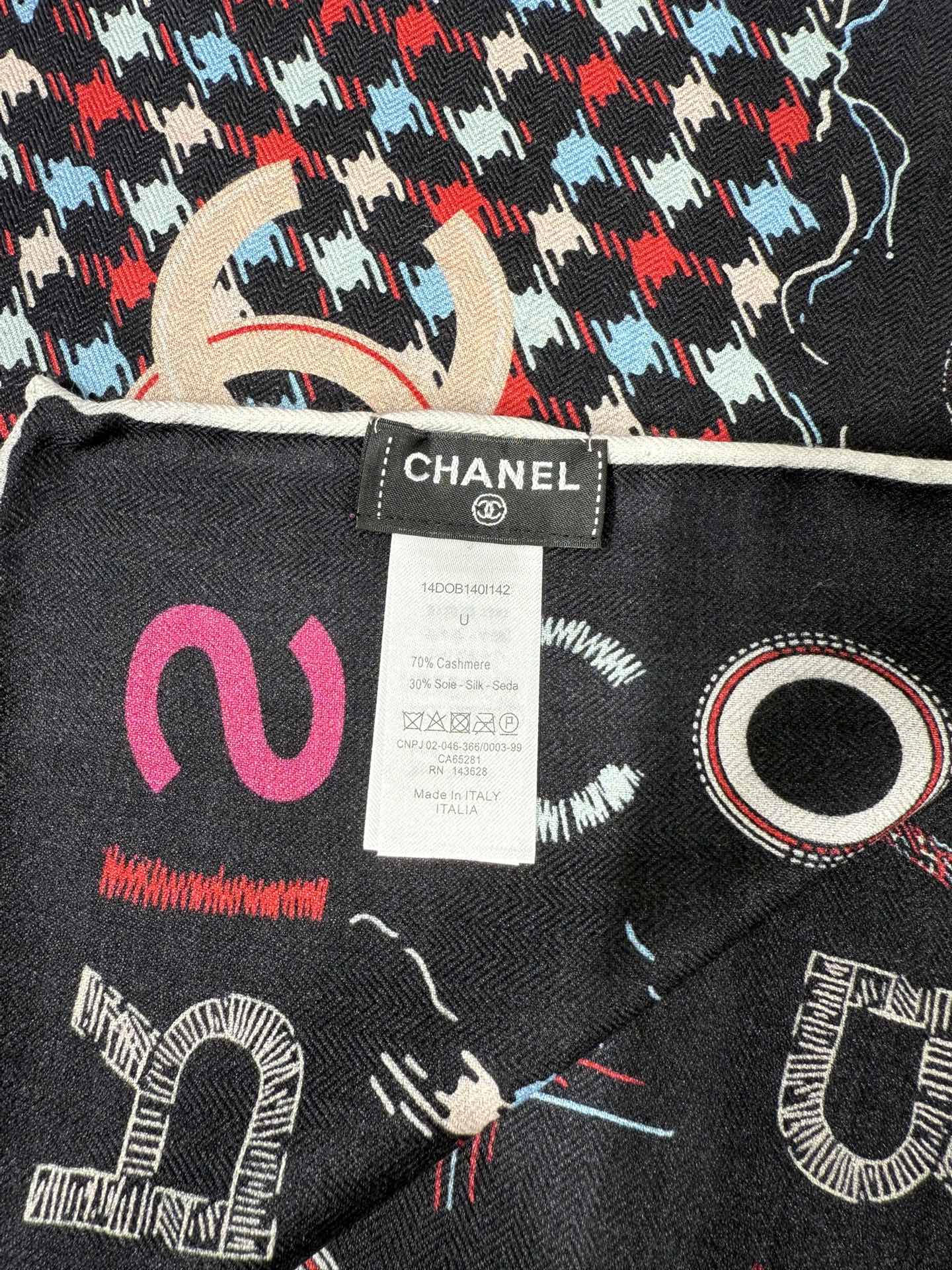 💟2025年秋冬新款💖💖💃🏻💃🏻小香家 丝羊绒方巾‼️抢‼️VIP推荐 ‼️👍下手一定要快【高端 大爱 