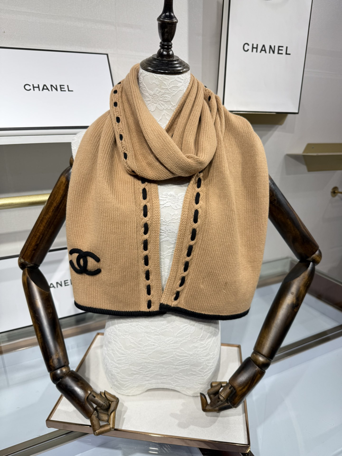 💟ZP开版。 
四色 欢迎对比
原版品质！ 小香原版针织。商标 原料 尺寸全部对版.30x170