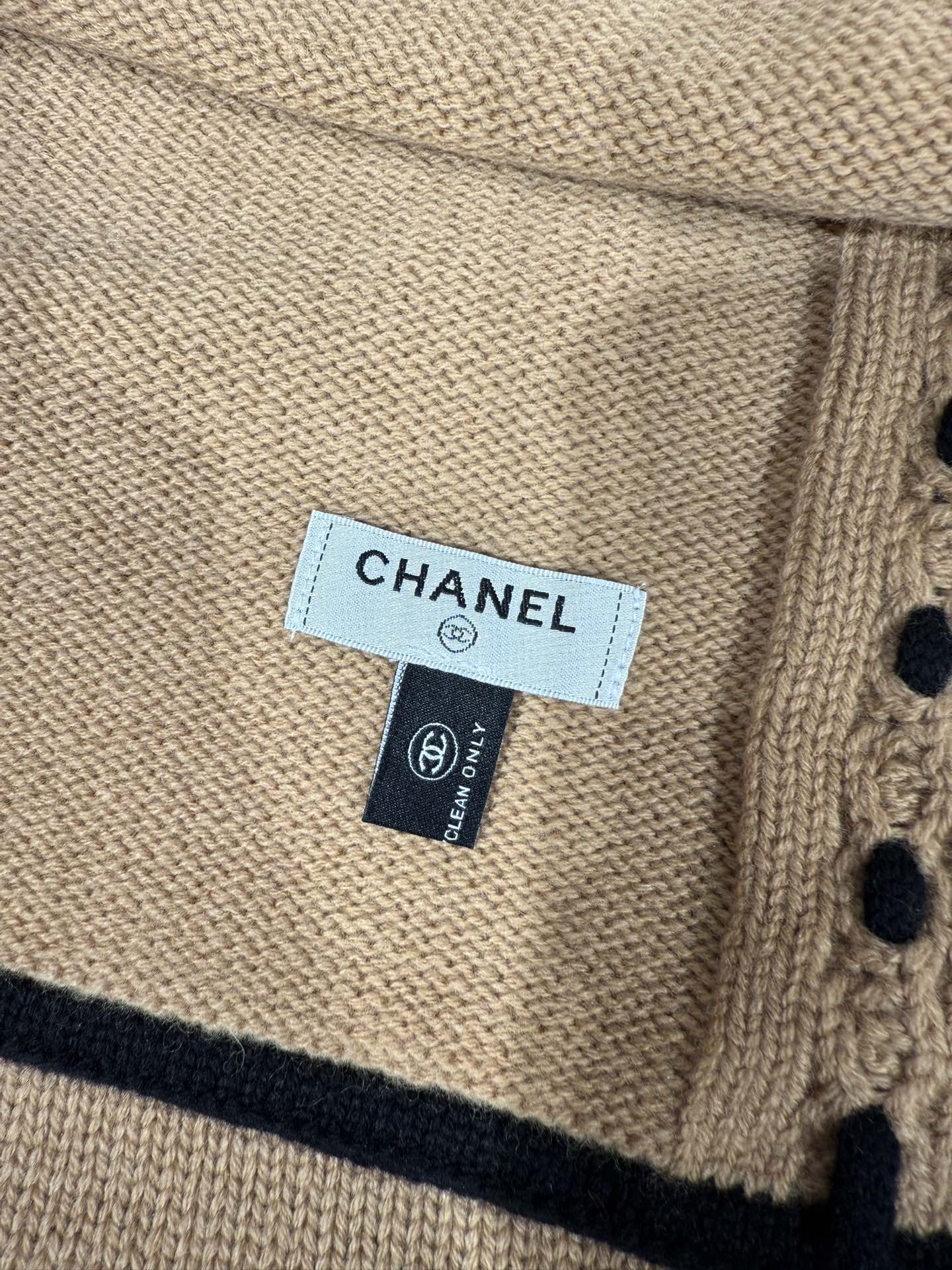 💟ZP开版。 
四色 欢迎对比
原版品质！ 小香原版针织。商标 原料 尺寸全部对版.30x170