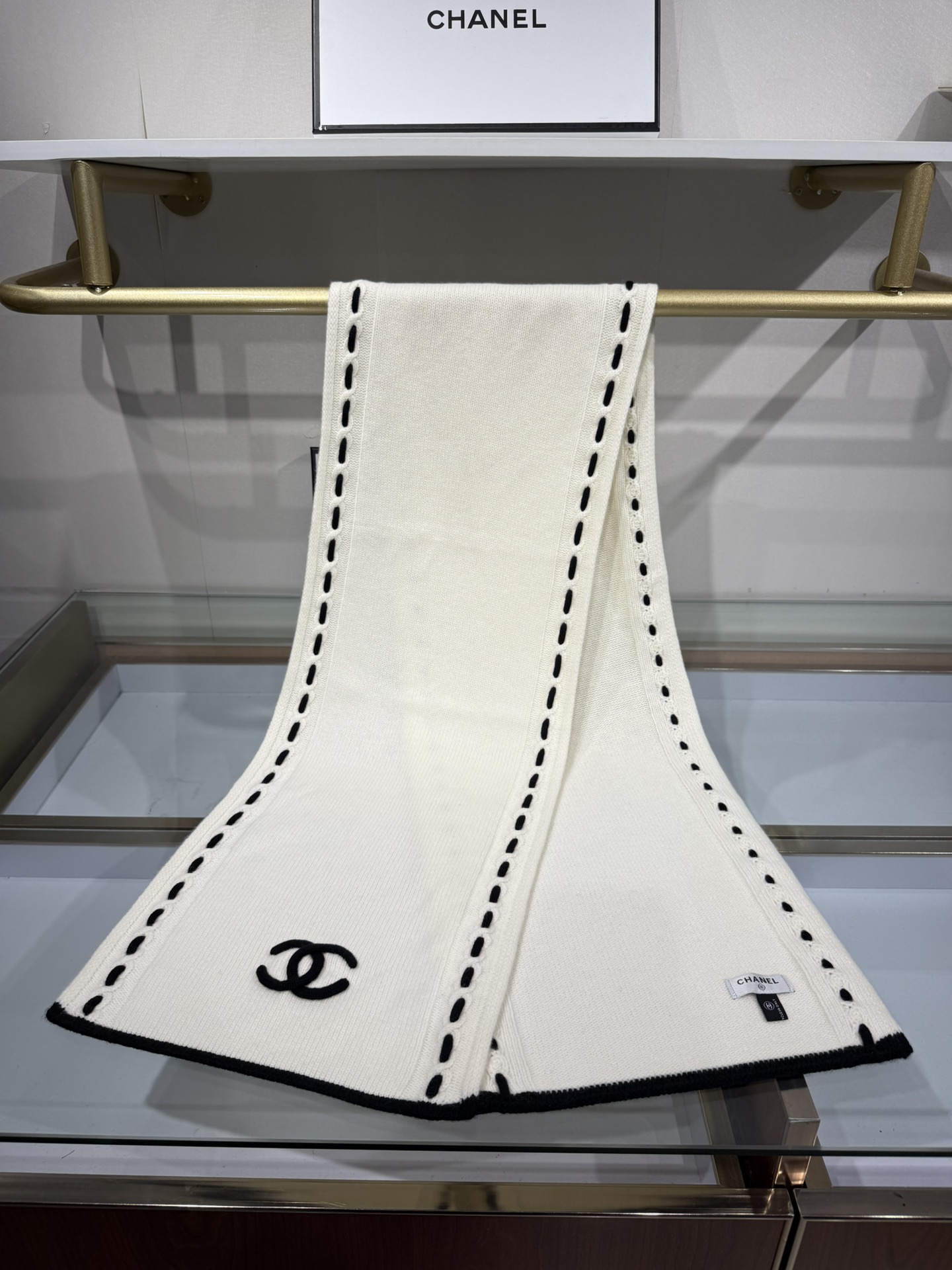 💟ZP开版。 
四色 欢迎对比
原版品质！ 小香原版针织。商标 原料 尺寸全部对版.30x170