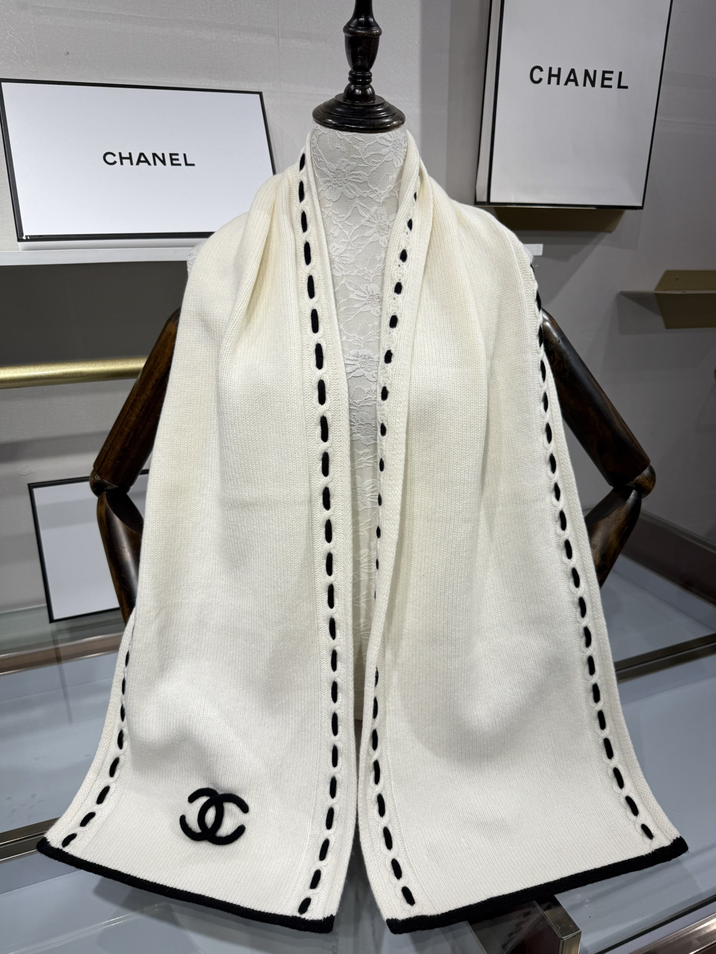 💟ZP开版。 
四色 欢迎对比
原版品质！ 小香原版针织。商标 原料 尺寸全部对版.30x170