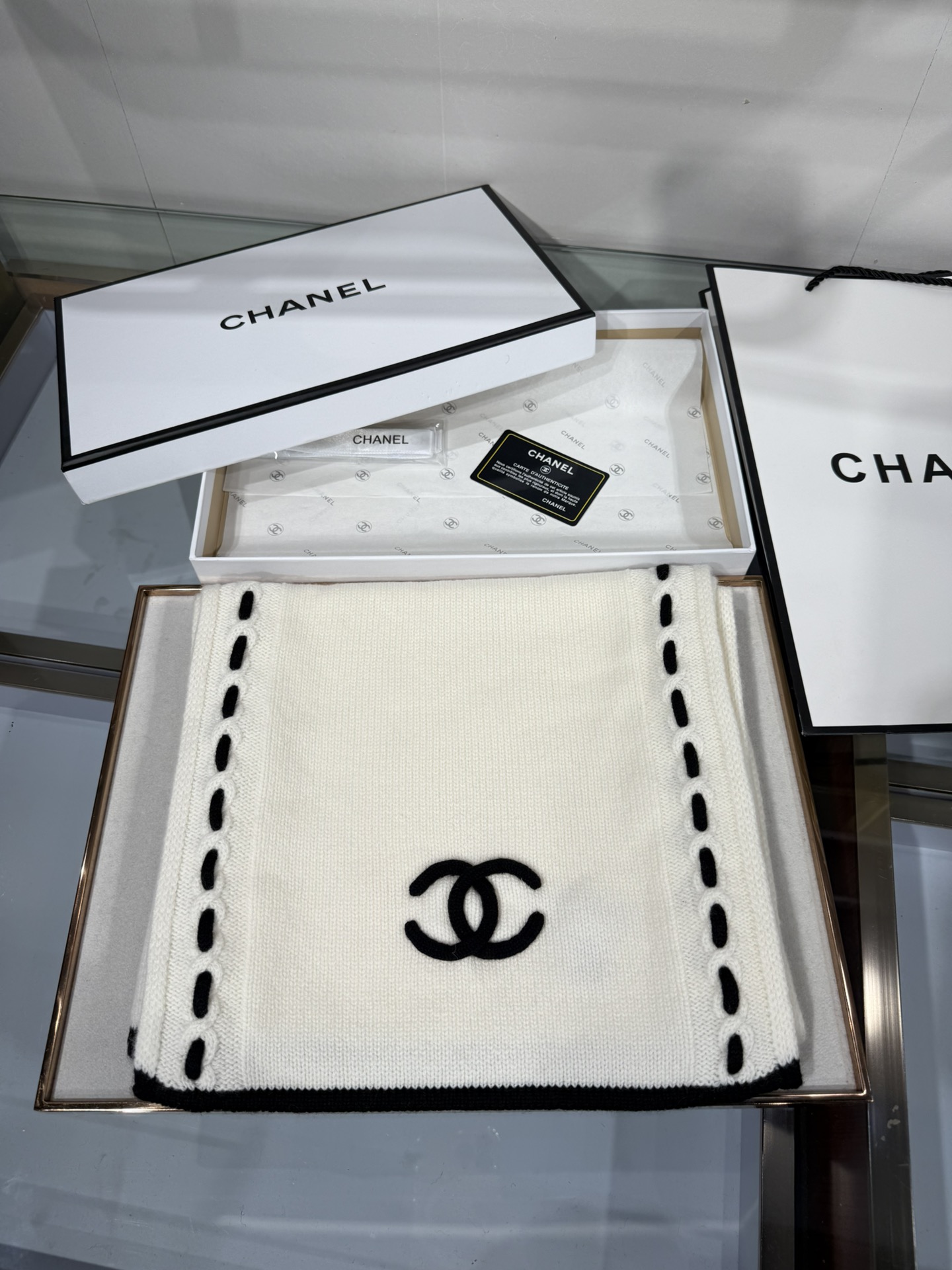 💟ZP开版。 
四色 欢迎对比
原版品质！ 小香原版针织。商标 原料 尺寸全部对版.30x170