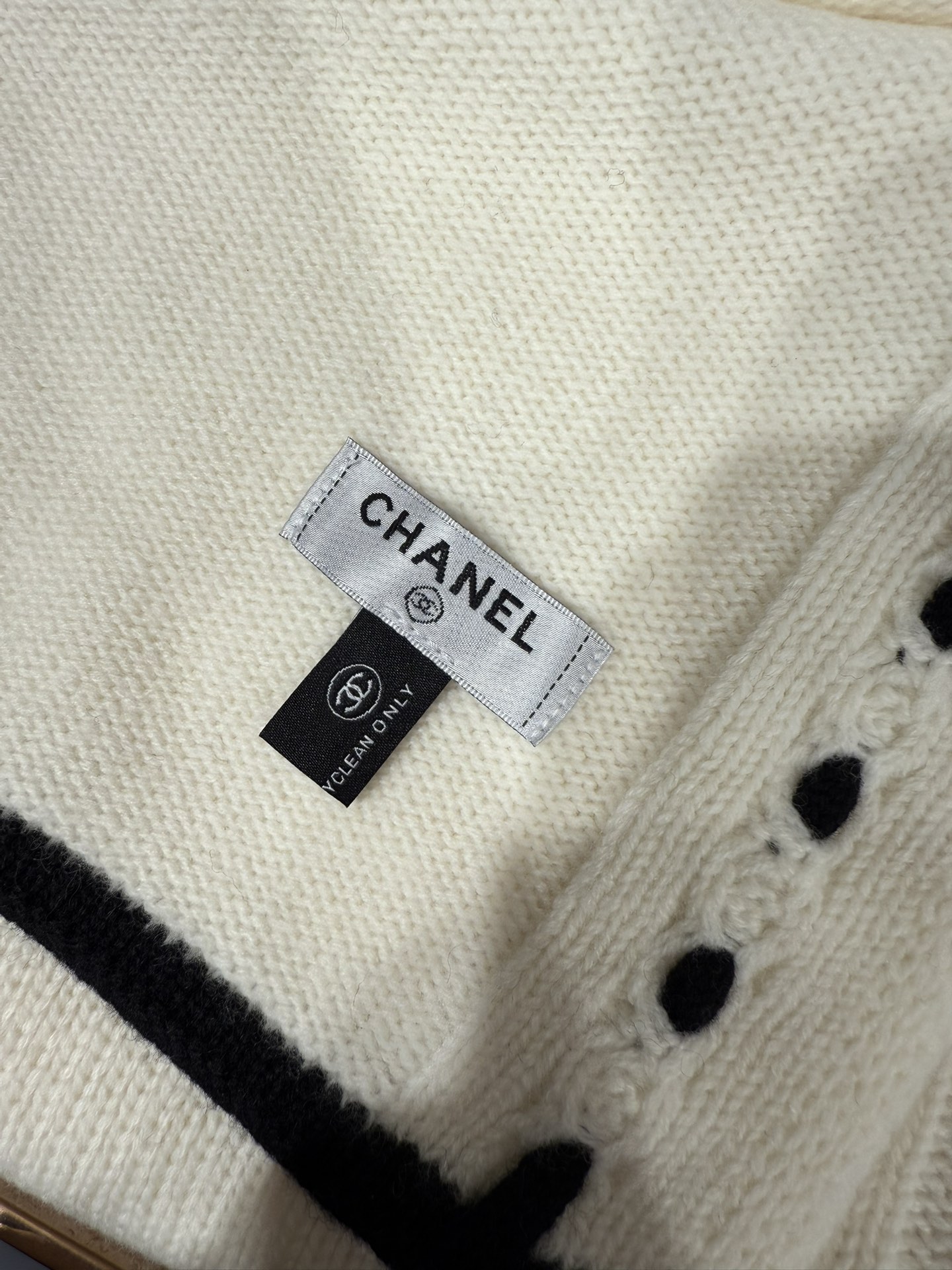 💟ZP开版。 
四色 欢迎对比
原版品质！ 小香原版针织。商标 原料 尺寸全部对版.30x170