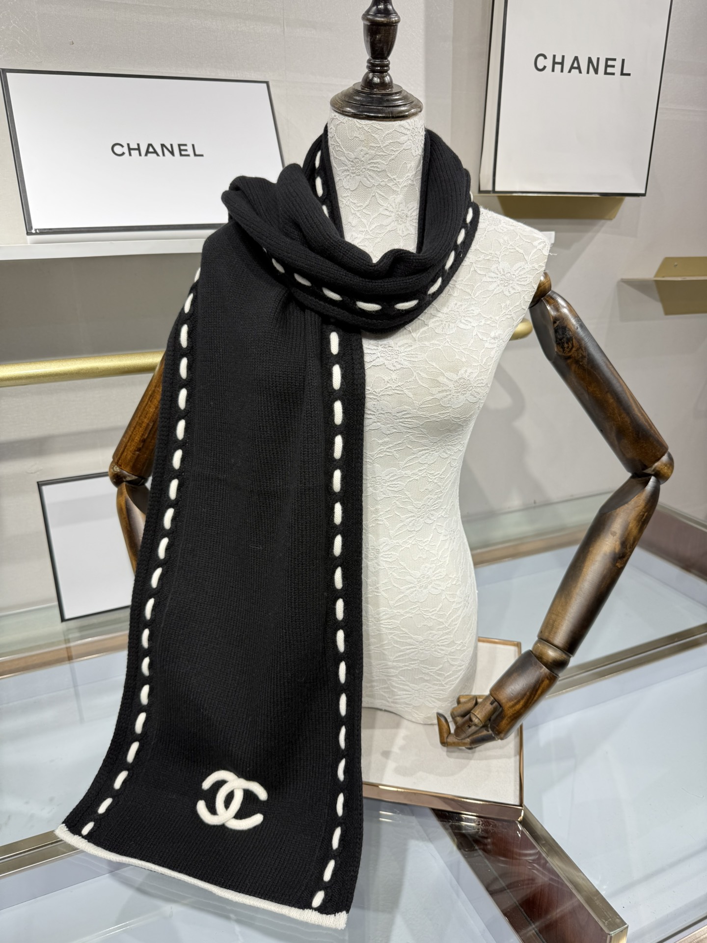 💟ZP开版。 
四色 欢迎对比
原版品质！ 小香原版针织。商标 原料 尺寸全部对版.30x170