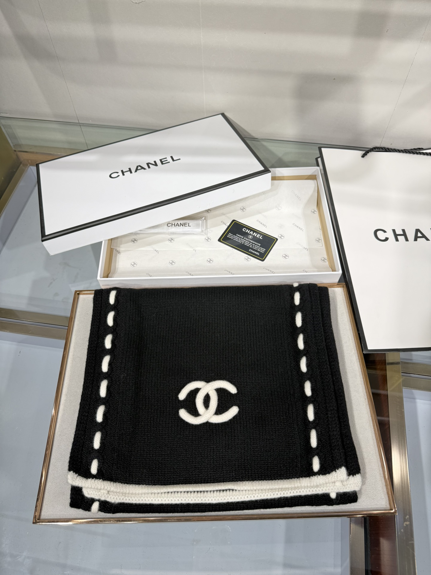 💟ZP开版。 
四色 欢迎对比
原版品质！ 小香原版针织。商标 原料 尺寸全部对版.30x170