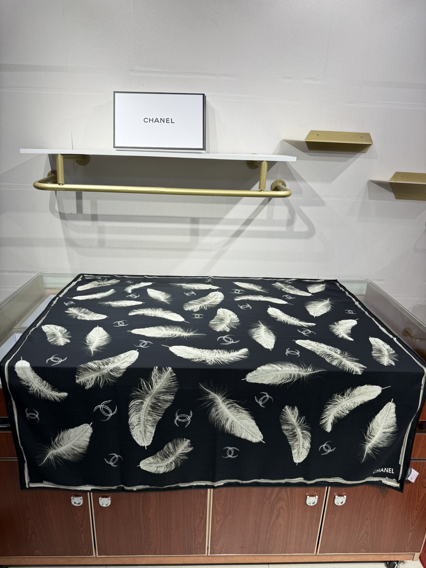 💟Chanel ~25秋冬新品～【贵妇羽毛系列】【140双面丝绒披肩】手工卷边丝绒方巾（30%桑蚕丝70