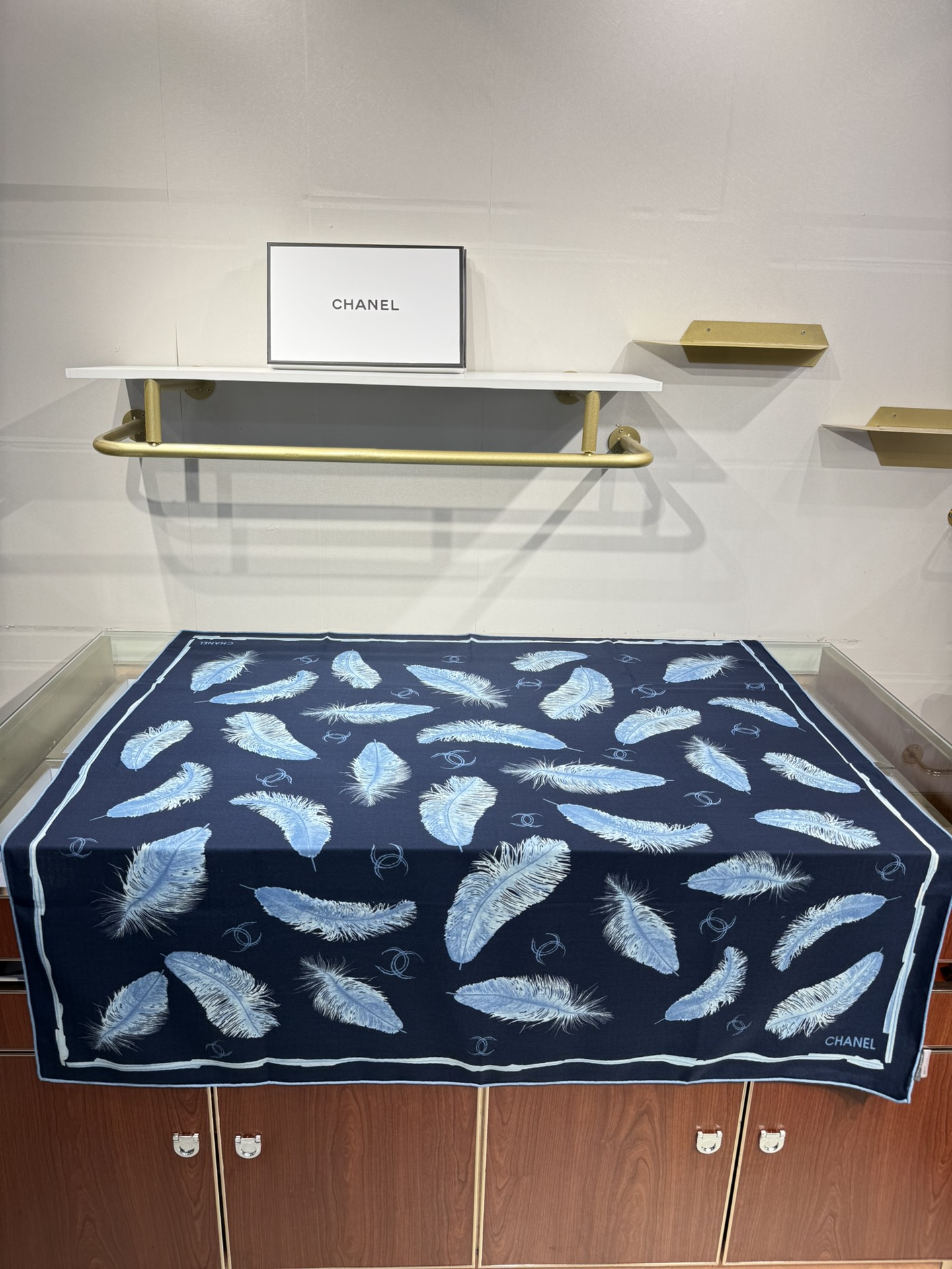 💟Chanel ~25秋冬新品～【贵妇羽毛系列】【140双面丝绒披肩】手工卷边丝绒方巾（30%桑蚕丝70