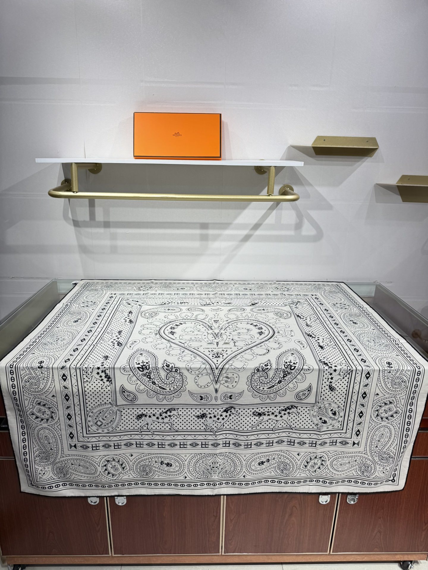 💟爱马 2025秋冬🆕140披肩—上新❤️【心之马Bandana】 长期主义 · 四季都离不开的披肩大号