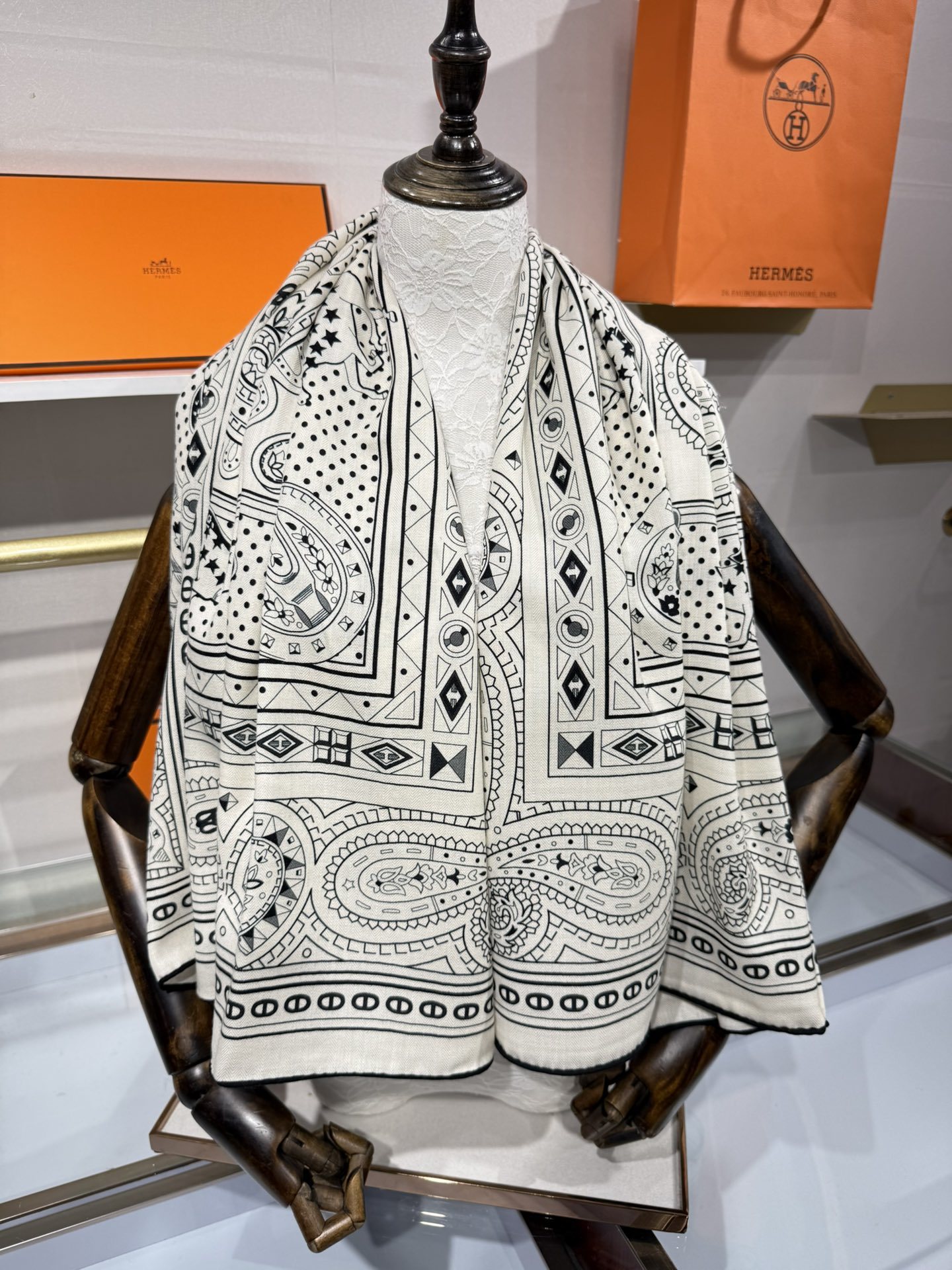 💟爱马 2025秋冬🆕140披肩—上新❤️【心之马Bandana】 长期主义 · 四季都离不开的披肩大号