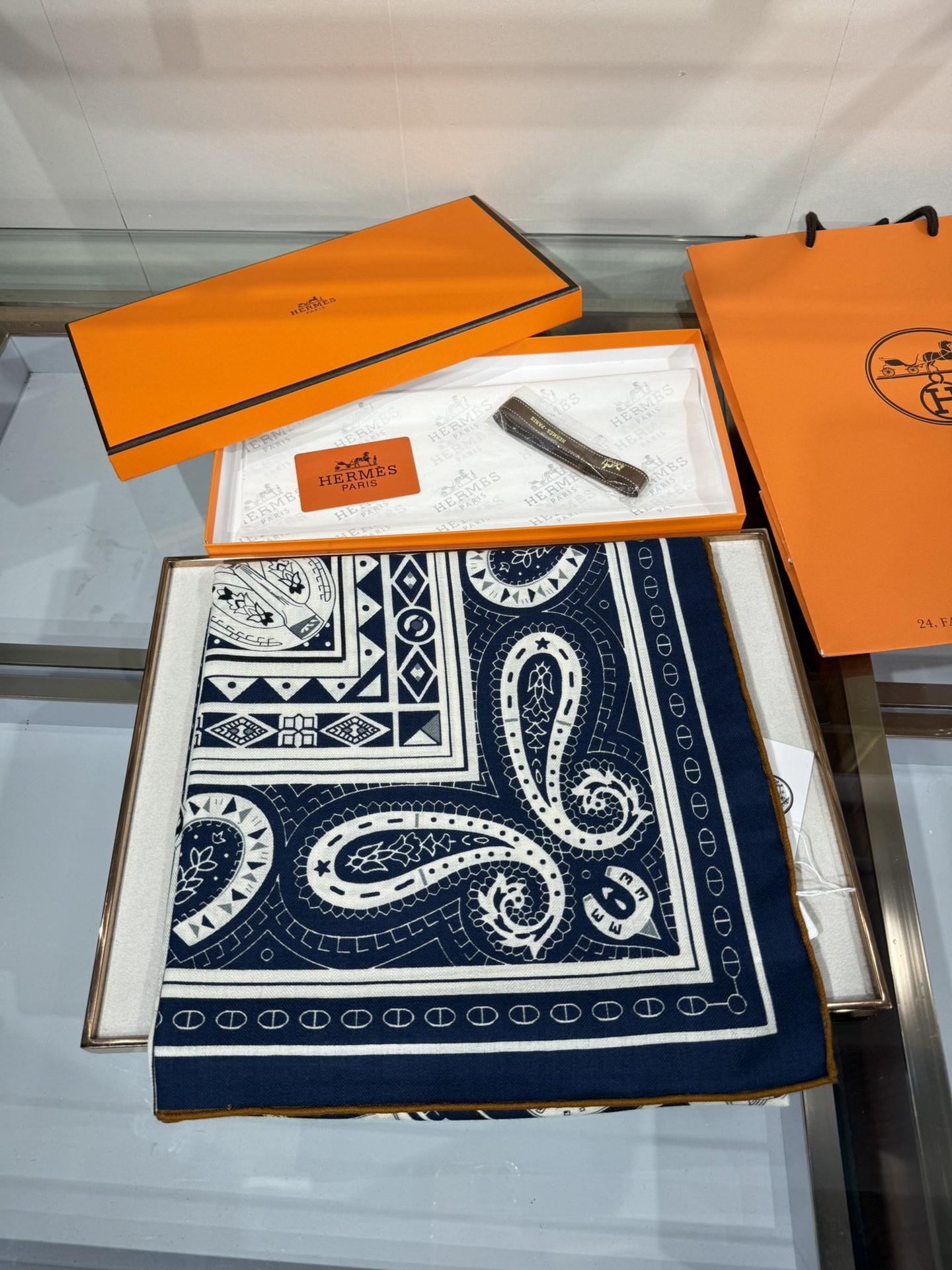 💟爱马 2025秋冬🆕140披肩—上新❤️【心之马Bandana】 长期主义 · 四季都离不开的披肩大号