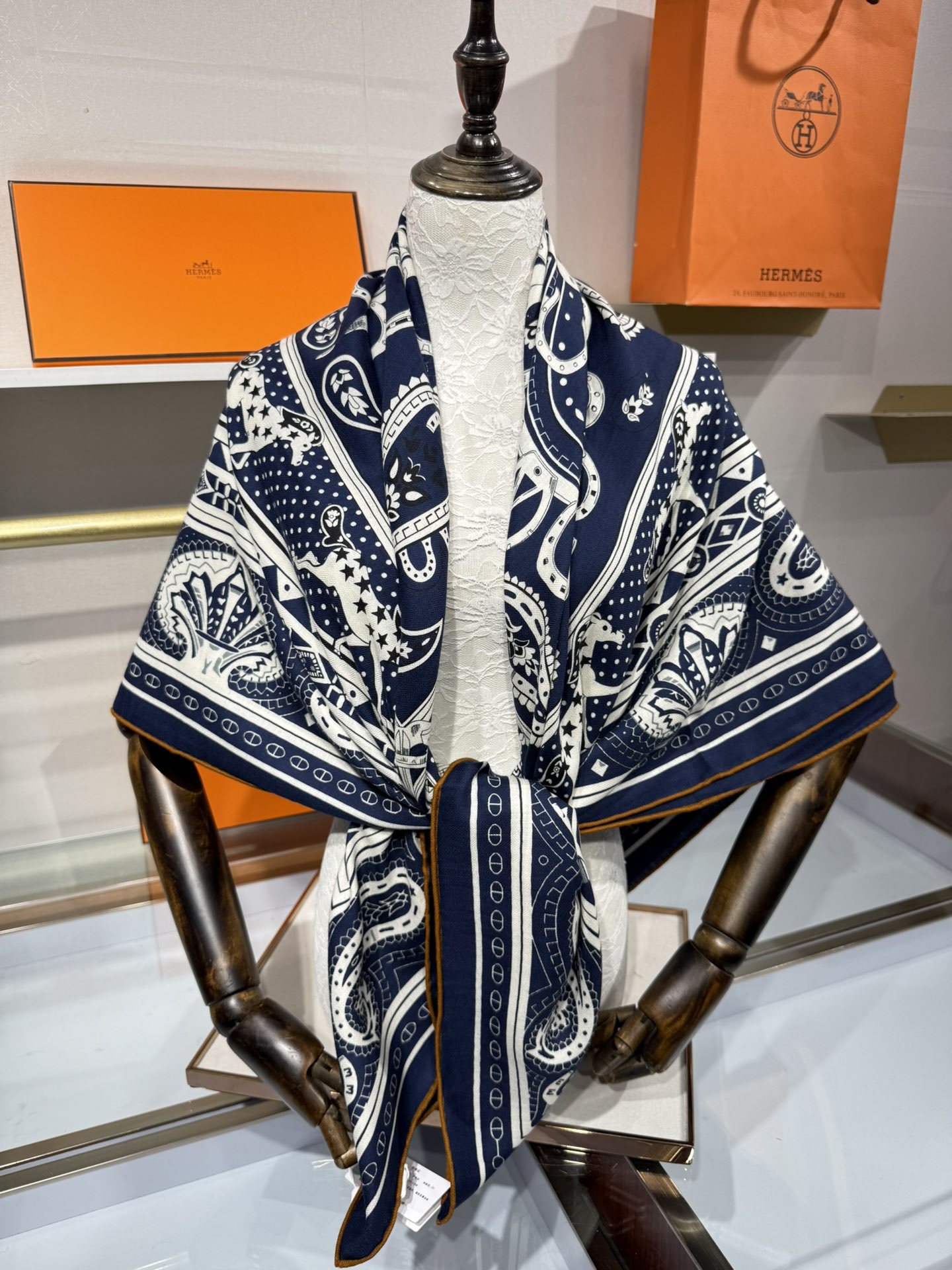 💟爱马 2025秋冬🆕140披肩—上新❤️【心之马Bandana】 长期主义 · 四季都离不开的披肩大号