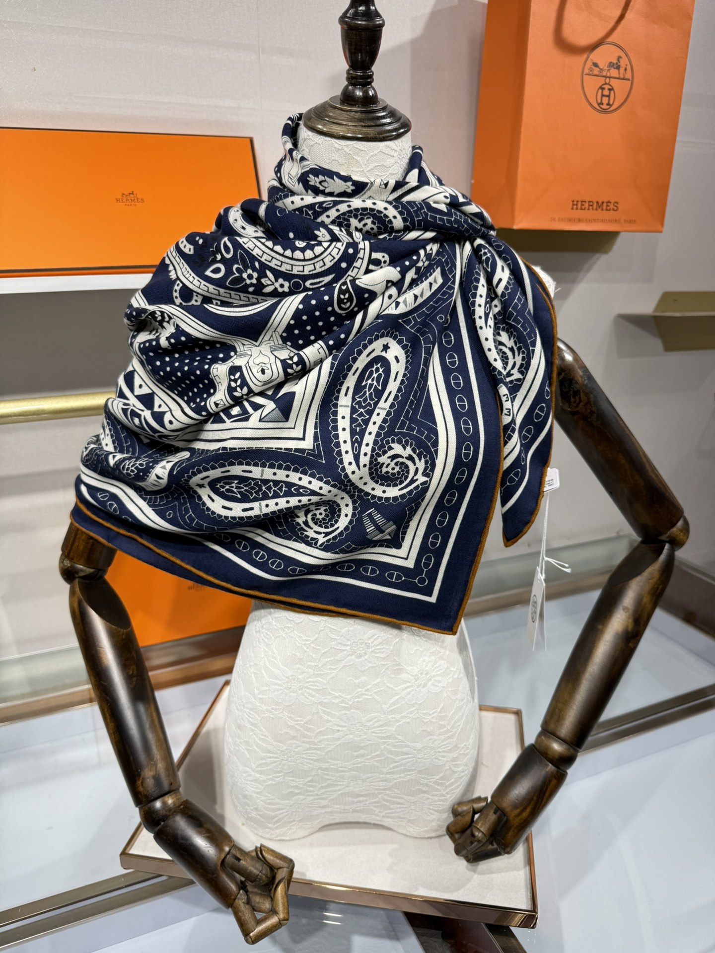 💟爱马 2025秋冬🆕140披肩—上新❤️【心之马Bandana】 长期主义 · 四季都离不开的披肩大号