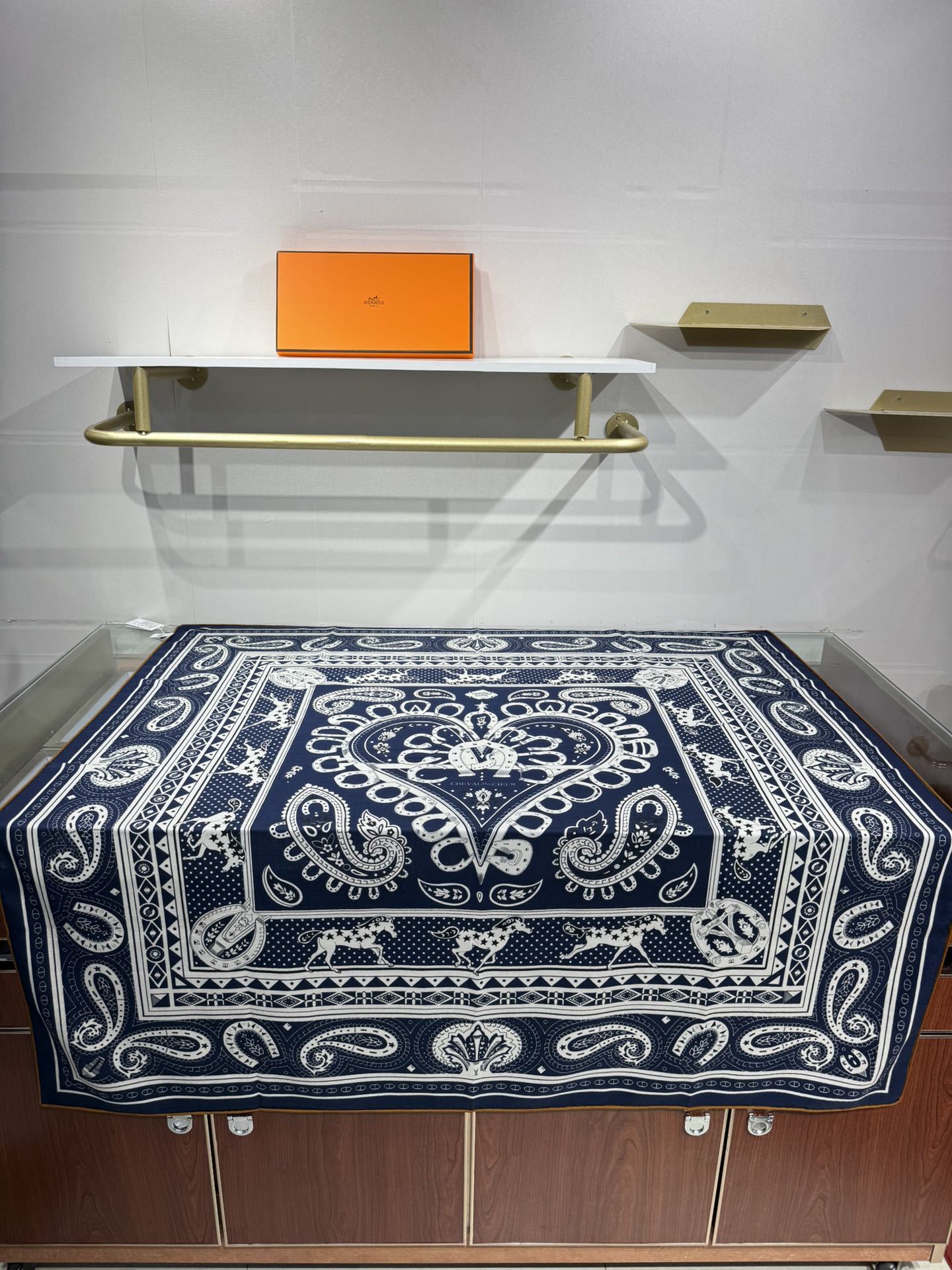 💟爱马 2025秋冬🆕140披肩—上新❤️【心之马Bandana】 长期主义 · 四季都离不开的披肩大号