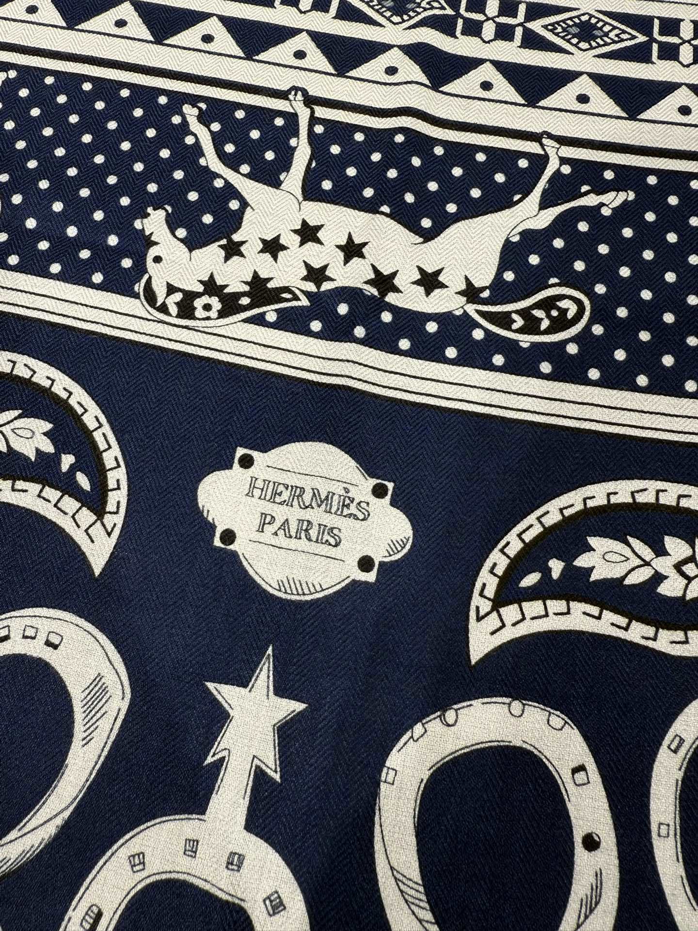 💟爱马 2025秋冬🆕140披肩—上新❤️【心之马Bandana】 长期主义 · 四季都离不开的披肩大号