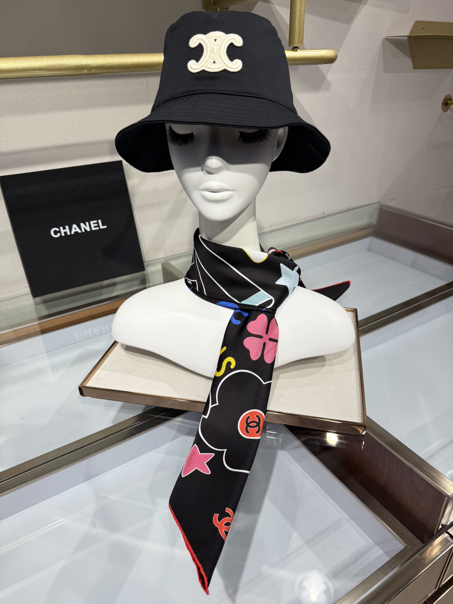 💟2025年90真丝双面上新💦💞18姆米真丝【90真丝斜纹双面同色佩戴】手工卷边斜纹真丝方巾（100%桑