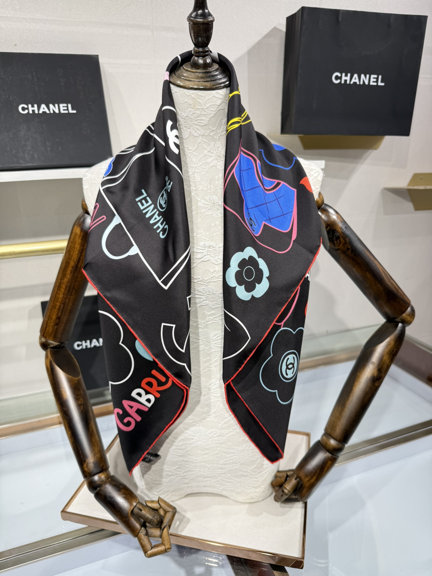 💟2025年90真丝双面上新💦💞18姆米真丝【90真丝斜纹双面同色佩戴】手工卷边斜纹真丝方巾（100%桑