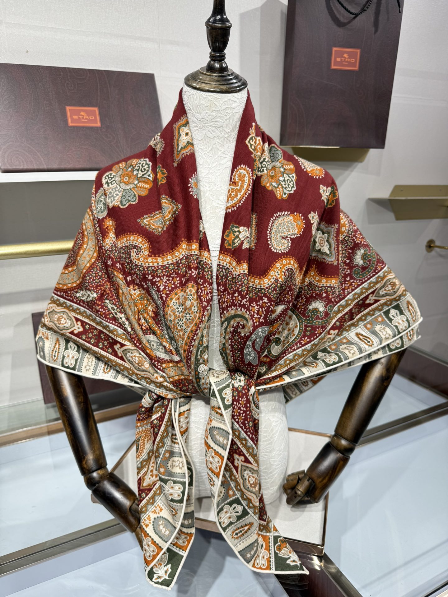 💟2025年 ETRo 秋冬抢先 上新💞【双面同色丝毛方巾】手工卷边山羊绒和真丝混纺披肩（70%山羊绒，