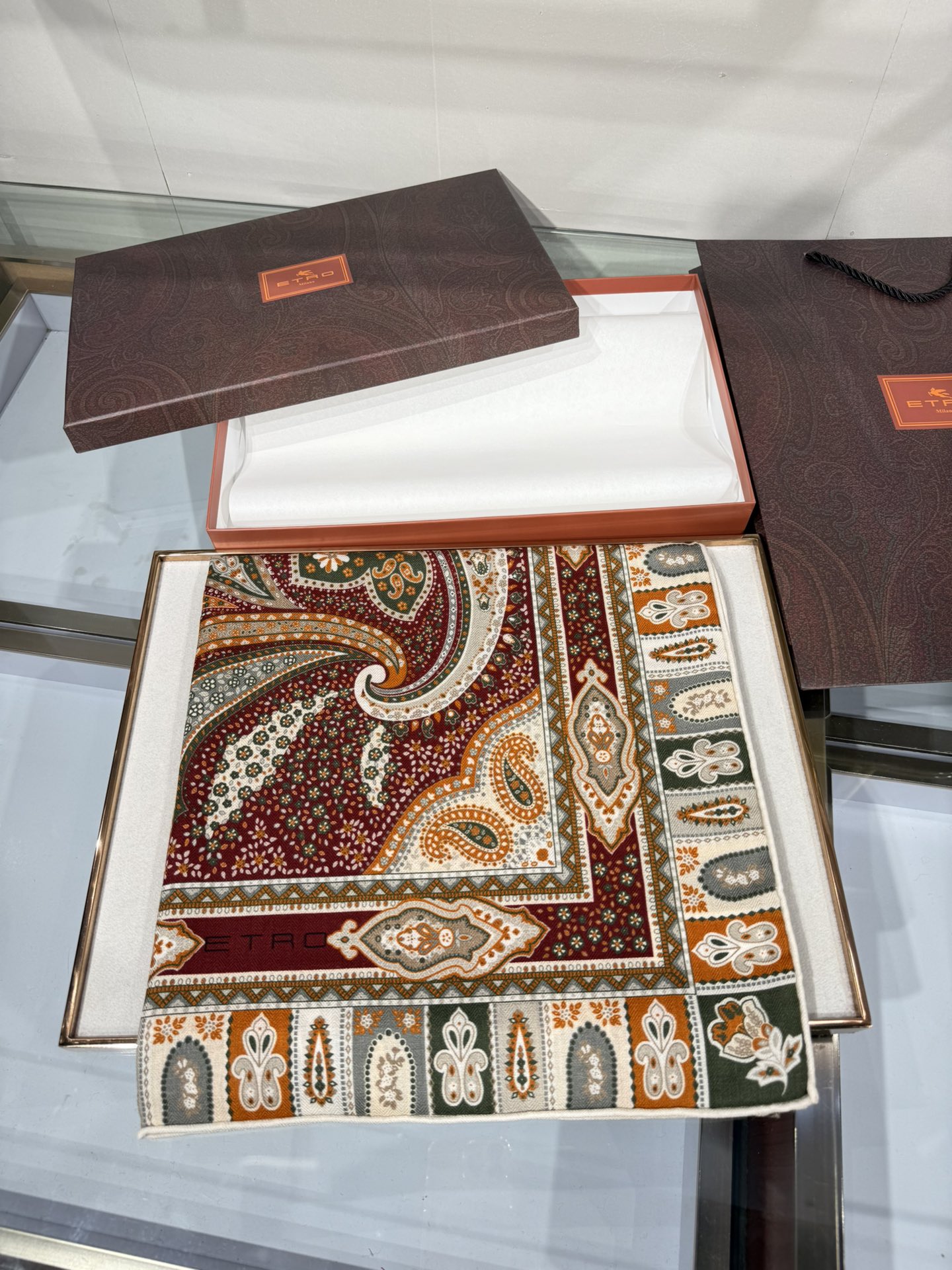 💟2025年 ETRo 秋冬抢先 上新💞【双面同色丝毛方巾】手工卷边山羊绒和真丝混纺披肩（70%山羊绒，