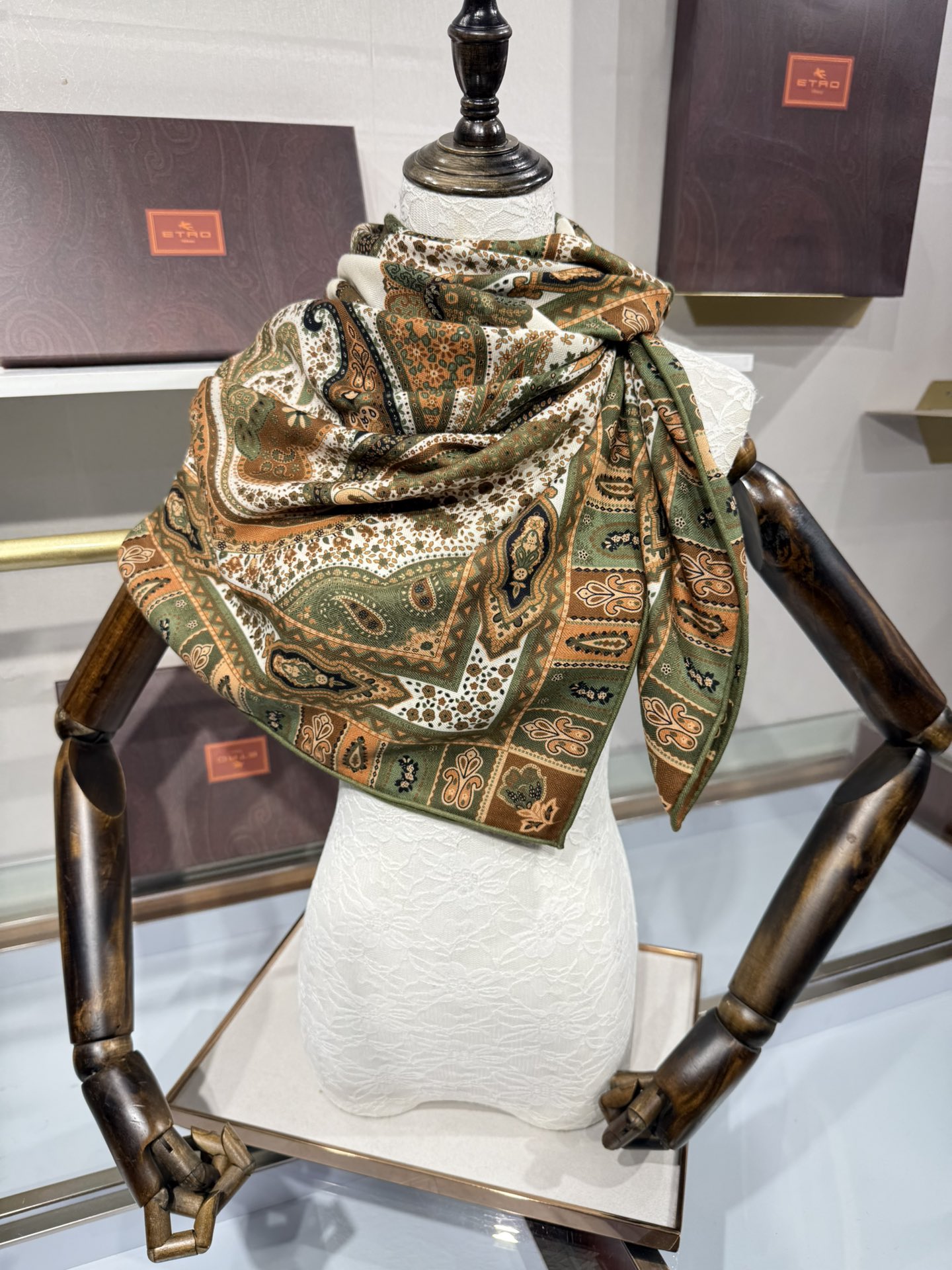 💟2025年 ETRo 秋冬抢先 上新💞【双面同色丝毛方巾】手工卷边山羊绒和真丝混纺披肩（70%山羊绒，