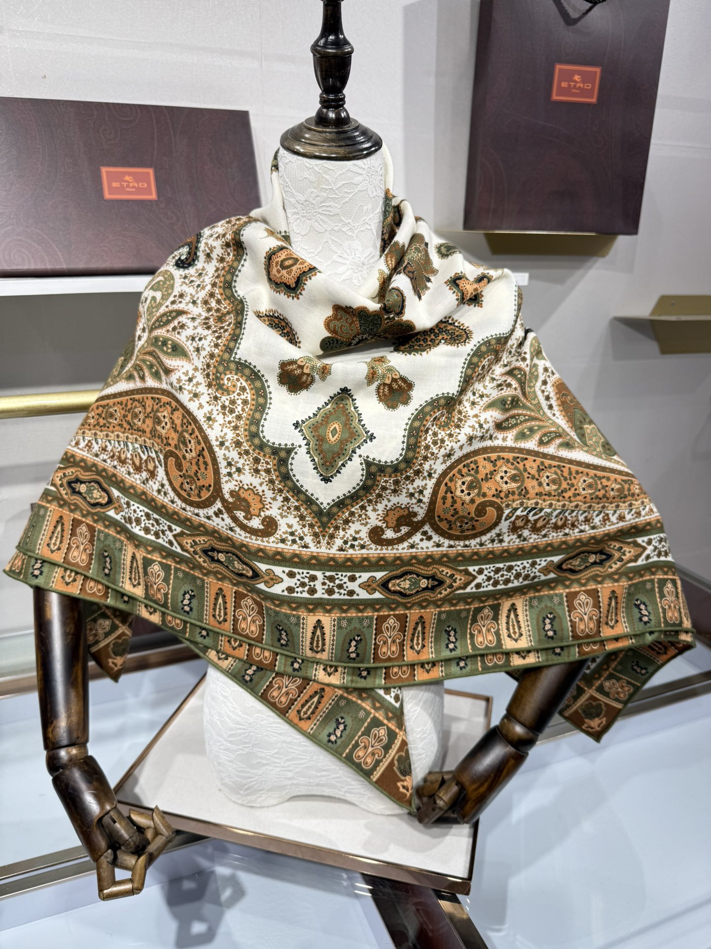 💟2025年 ETRo 秋冬抢先 上新💞【双面同色丝毛方巾】手工卷边山羊绒和真丝混纺披肩（70%山羊绒，