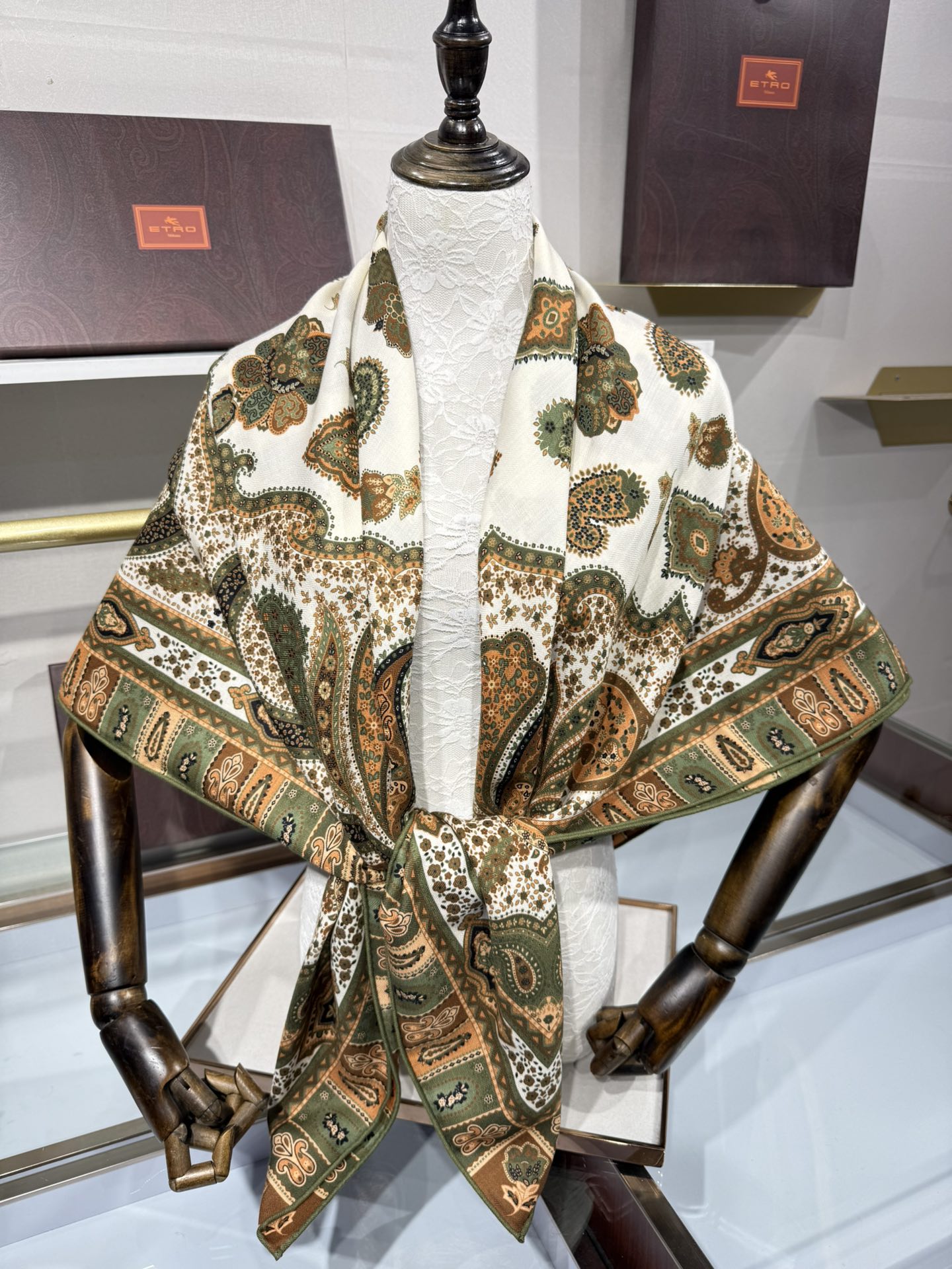 💟2025年 ETRo 秋冬抢先 上新💞【双面同色丝毛方巾】手工卷边山羊绒和真丝混纺披肩（70%山羊绒，