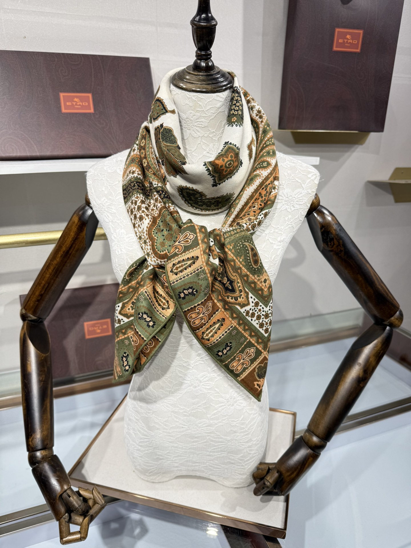 💟2025年 ETRo 秋冬抢先 上新💞【双面同色丝毛方巾】手工卷边山羊绒和真丝混纺披肩（70%山羊绒，