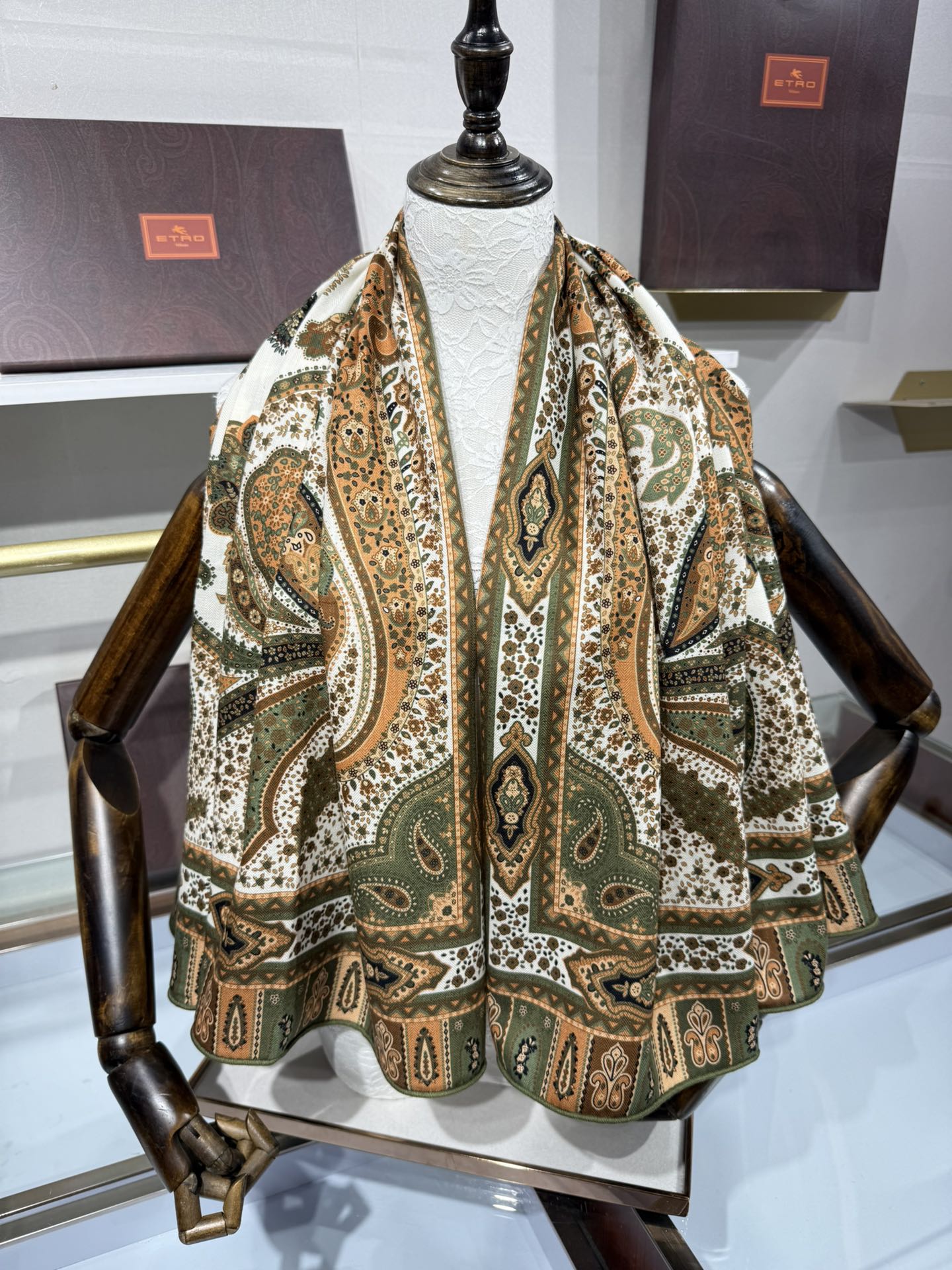 💟2025年 ETRo 秋冬抢先 上新💞【双面同色丝毛方巾】手工卷边山羊绒和真丝混纺披肩（70%山羊绒，