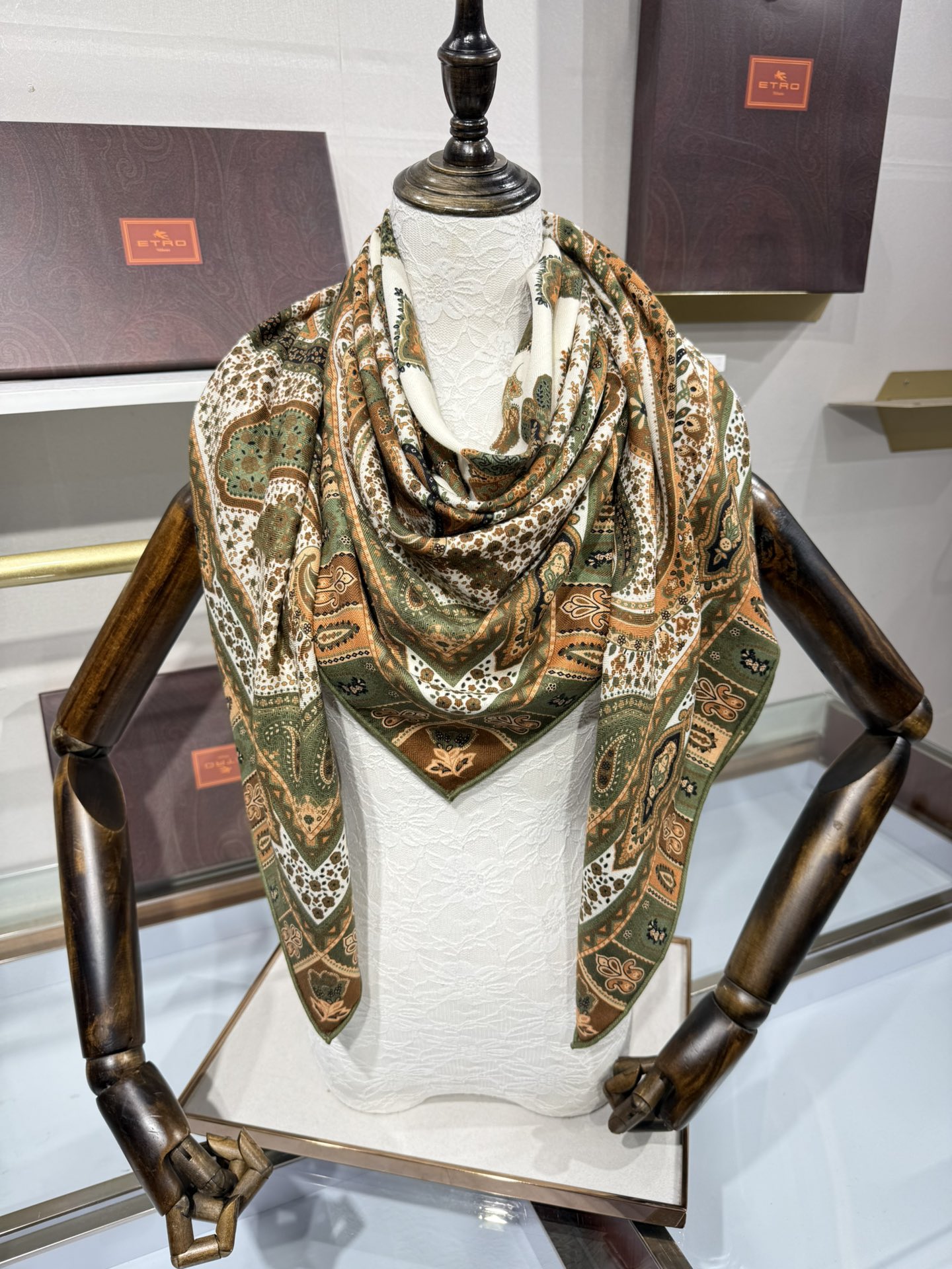 💟2025年 ETRo 秋冬抢先 上新💞【双面同色丝毛方巾】手工卷边山羊绒和真丝混纺披肩（70%山羊绒，