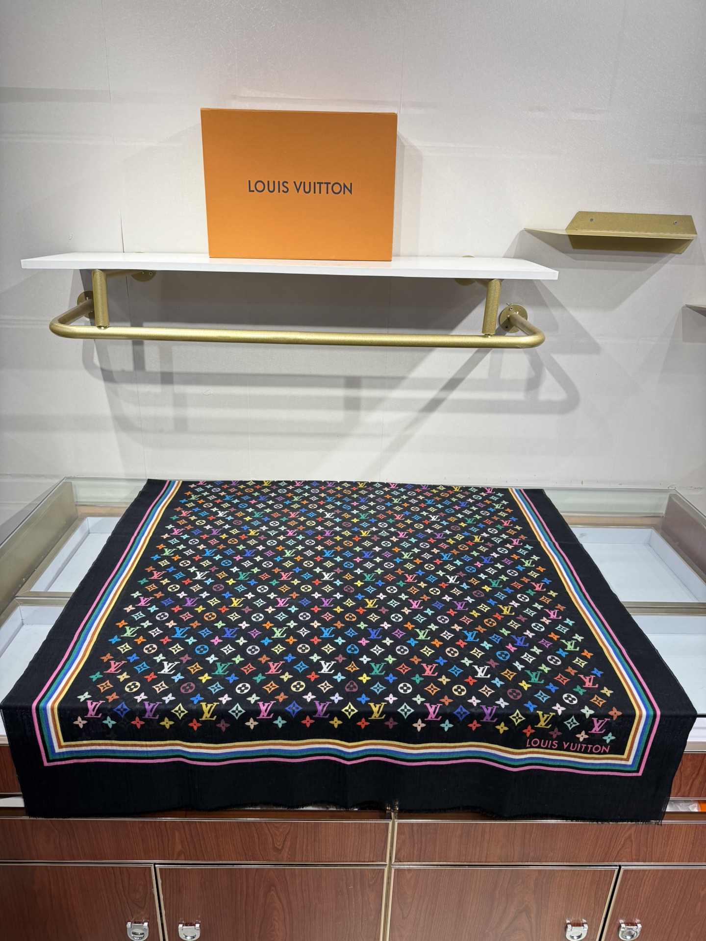 💟上新🌈 原版品质～～ Lv专柜款～就是告诉大家这款必须收～🆕❤️ 新款长羊绒😍专柜同步🌈✨这个size