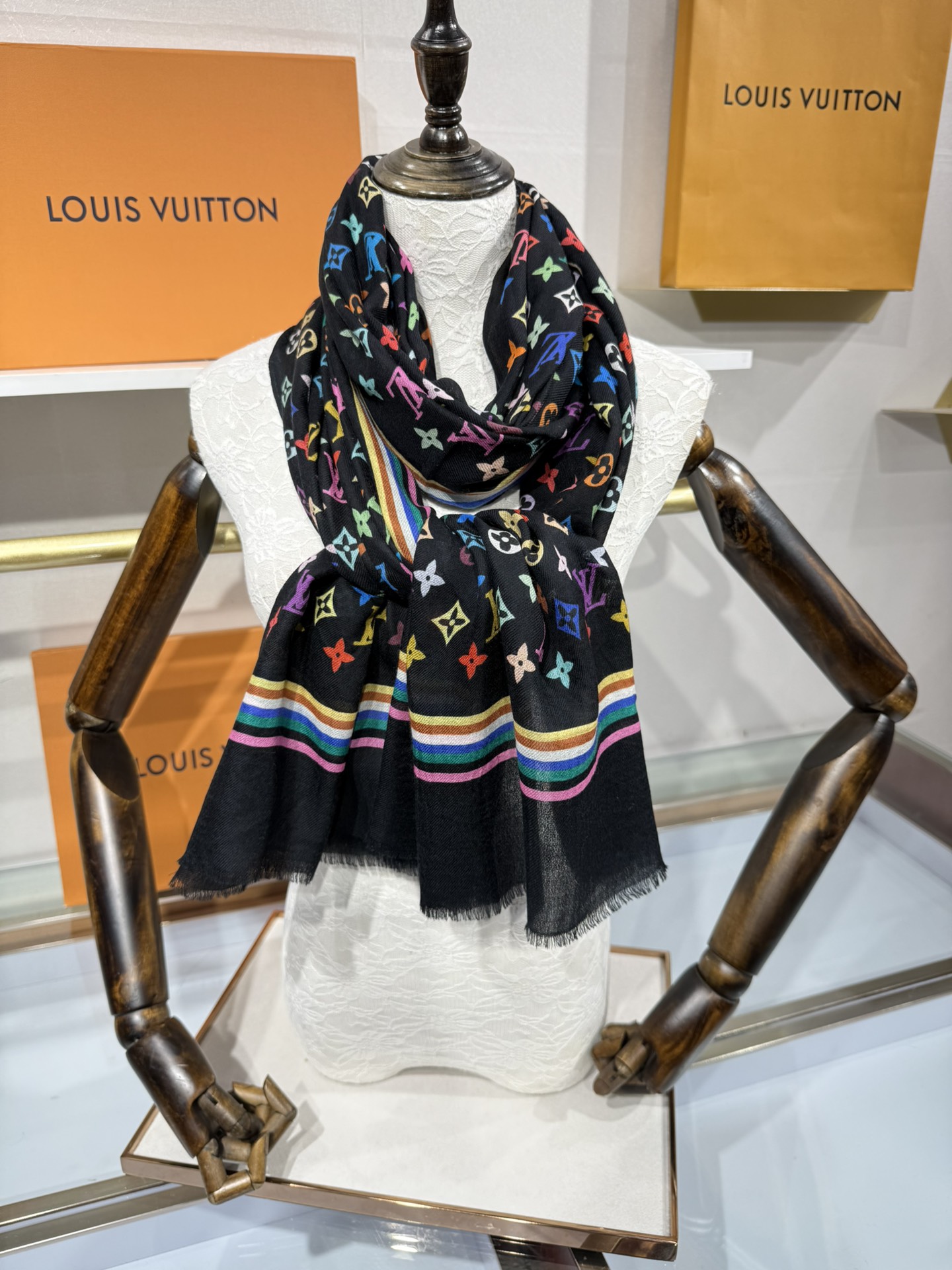 💟上新🌈 原版品质～～ Lv专柜款～就是告诉大家这款必须收～🆕❤️ 新款长羊绒😍专柜同步🌈✨这个size