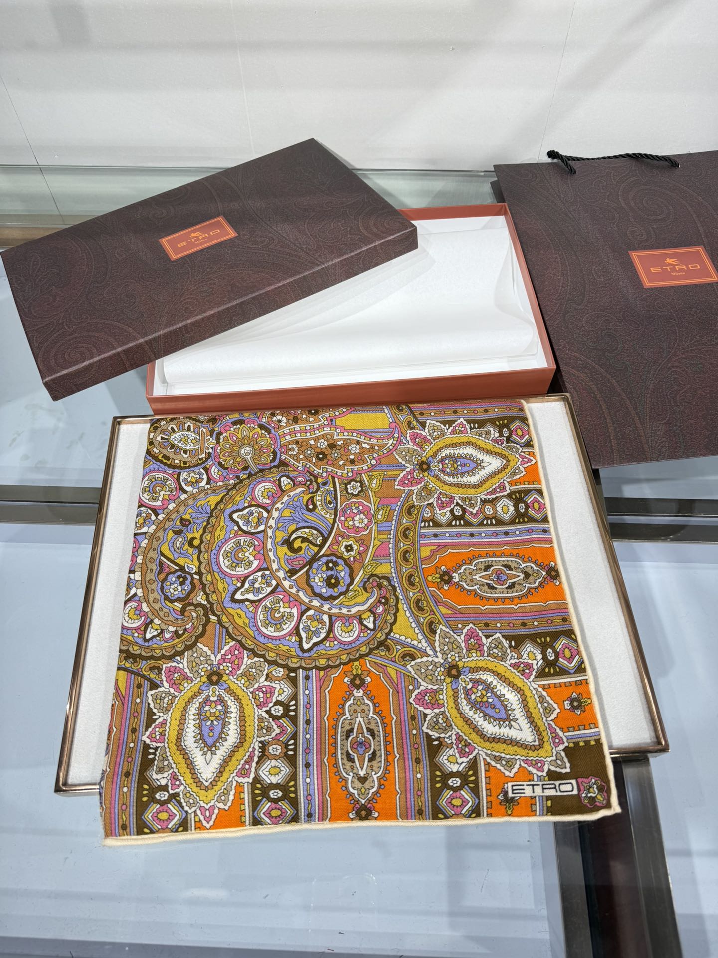 💟2025年 ETRo 秋冬抢先 上新💞【双面同色丝毛方巾】手工卷边山羊绒和真丝混纺披肩（70%山羊绒，
