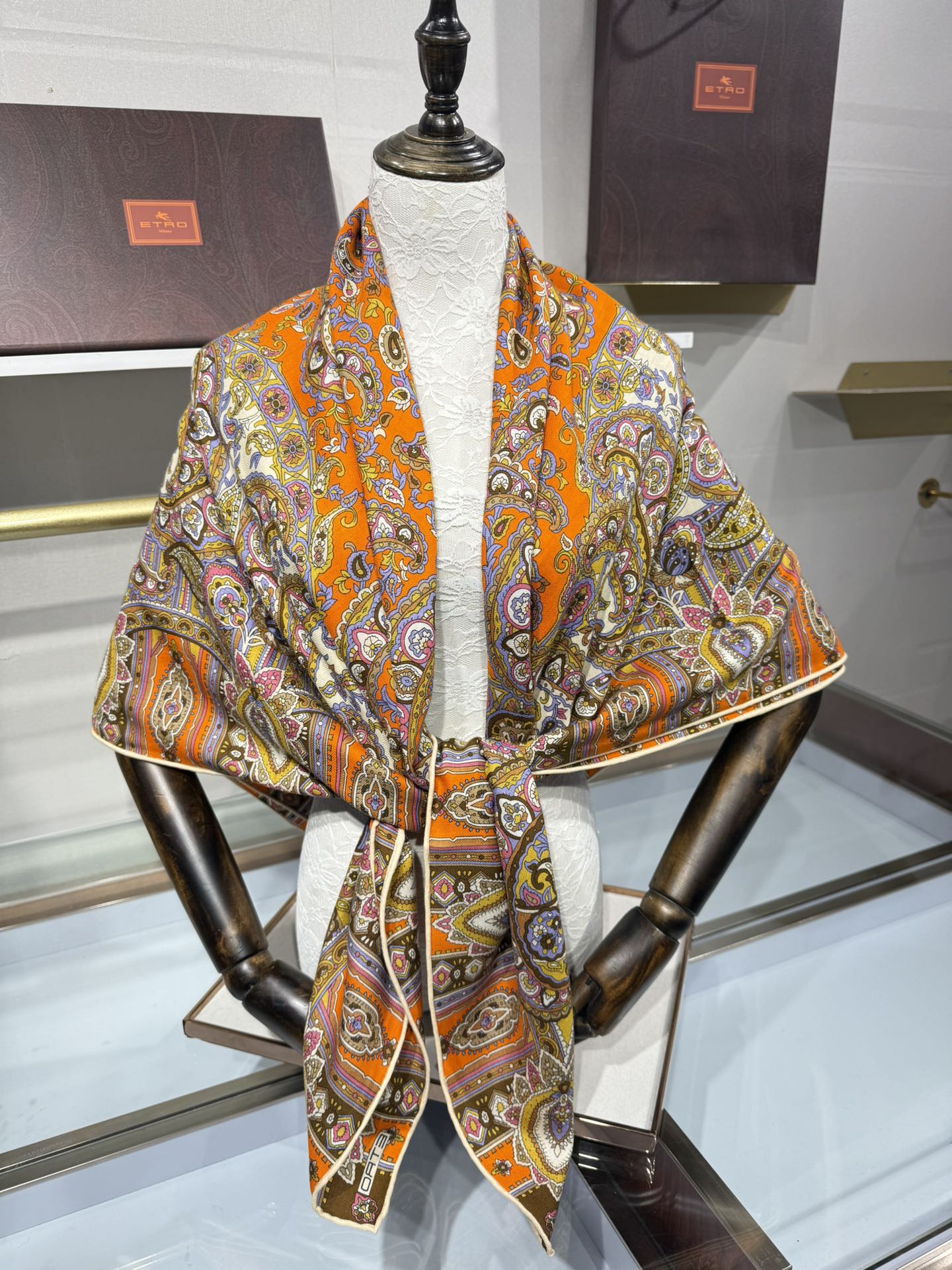 💟2025年 ETRo 秋冬抢先 上新💞【双面同色丝毛方巾】手工卷边山羊绒和真丝混纺披肩（70%山羊绒，
